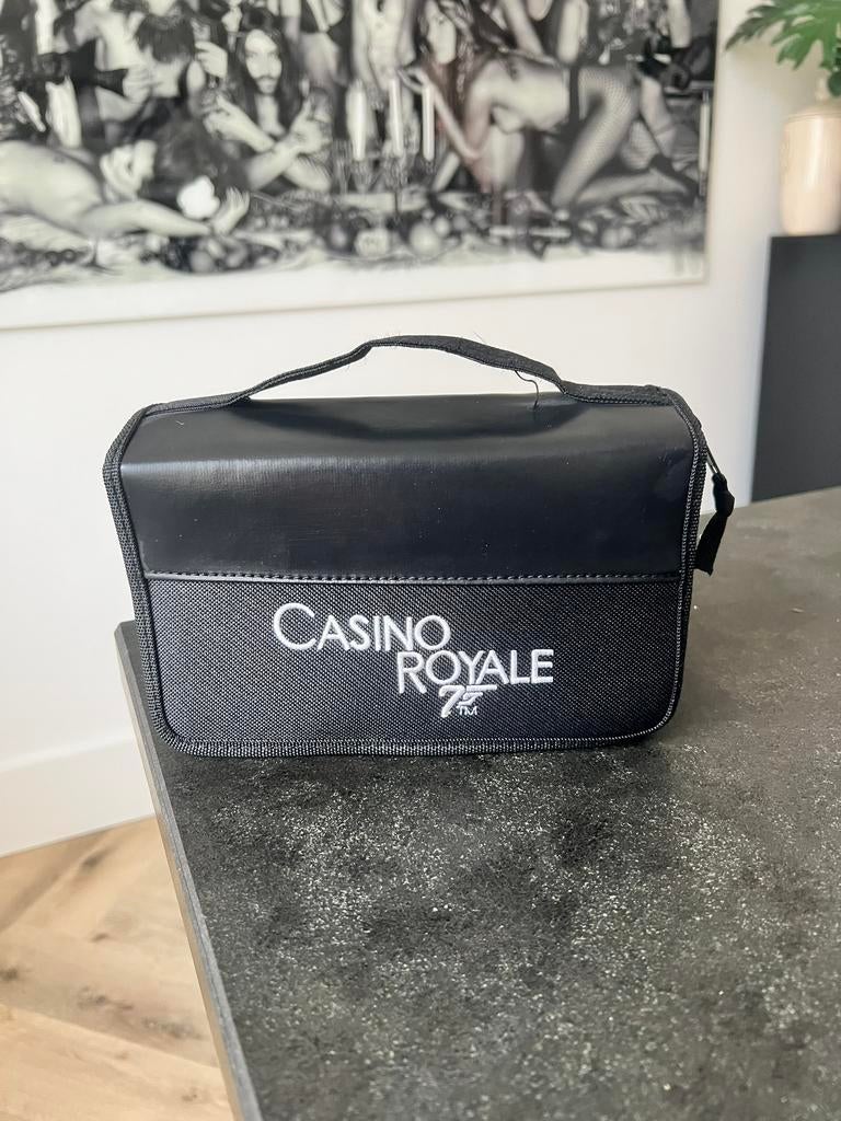 Casino Royale Pokerset collectors item, Drie of vier spelers, Ophalen of Verzenden, Nieuw