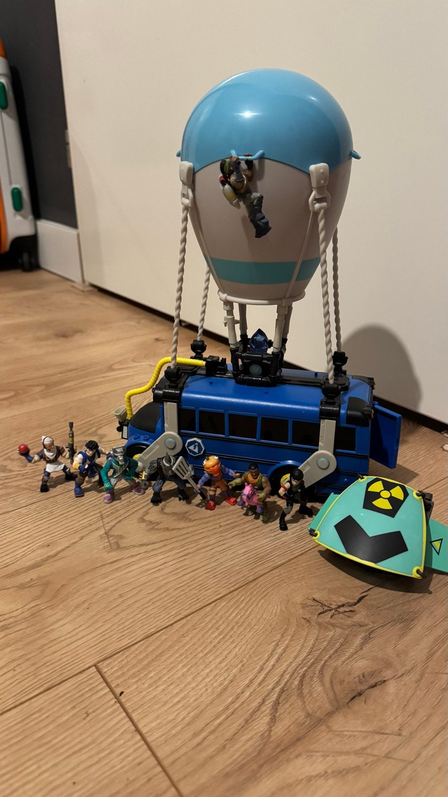 Fortnite Battle Bus met figuren en accessoires, Ophalen of Verzenden, Gebruikt