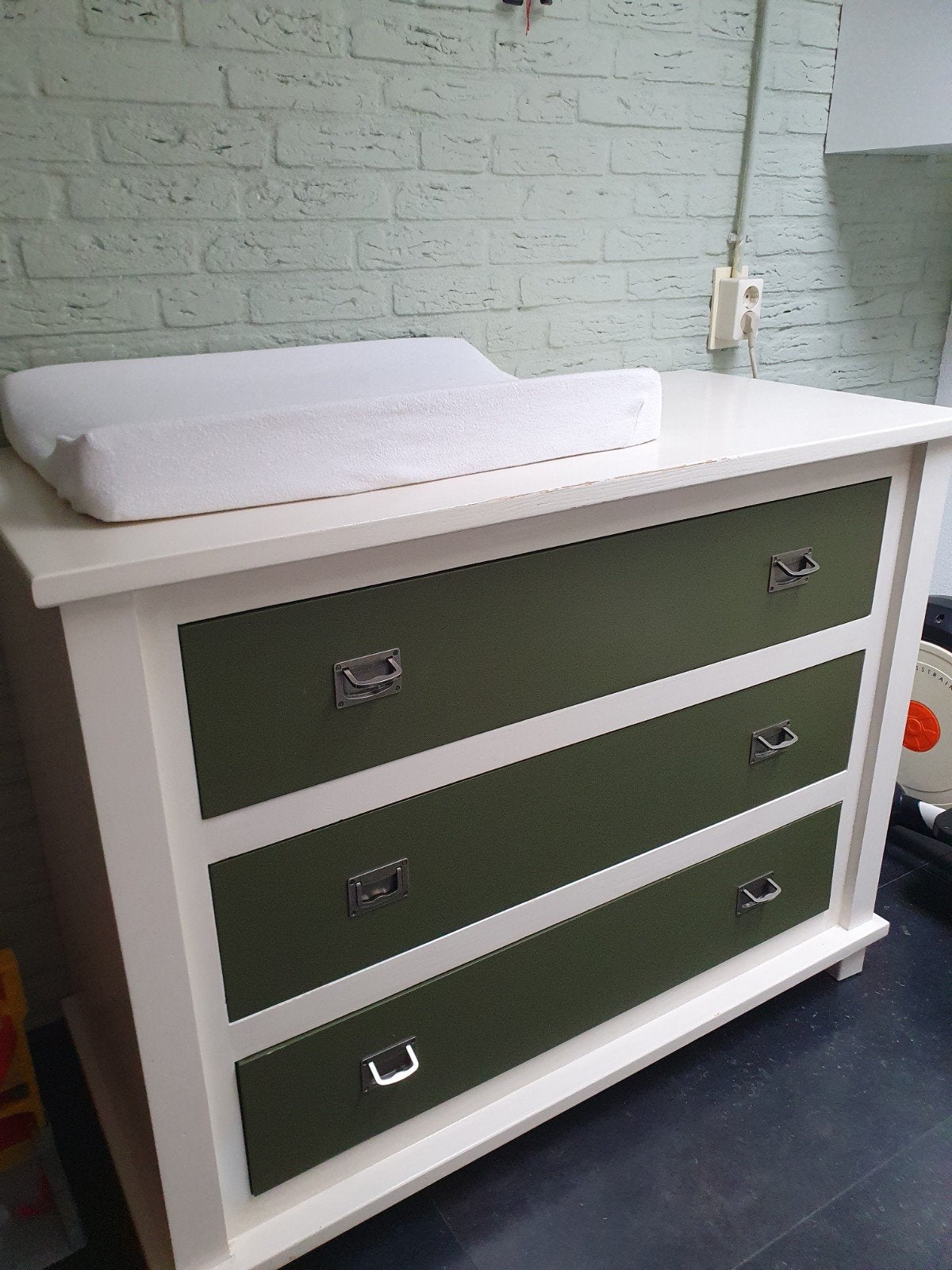 Ledikantje met matras en hoeslaken en eventueel commode., Ophalen of Verzenden, Gebruikt