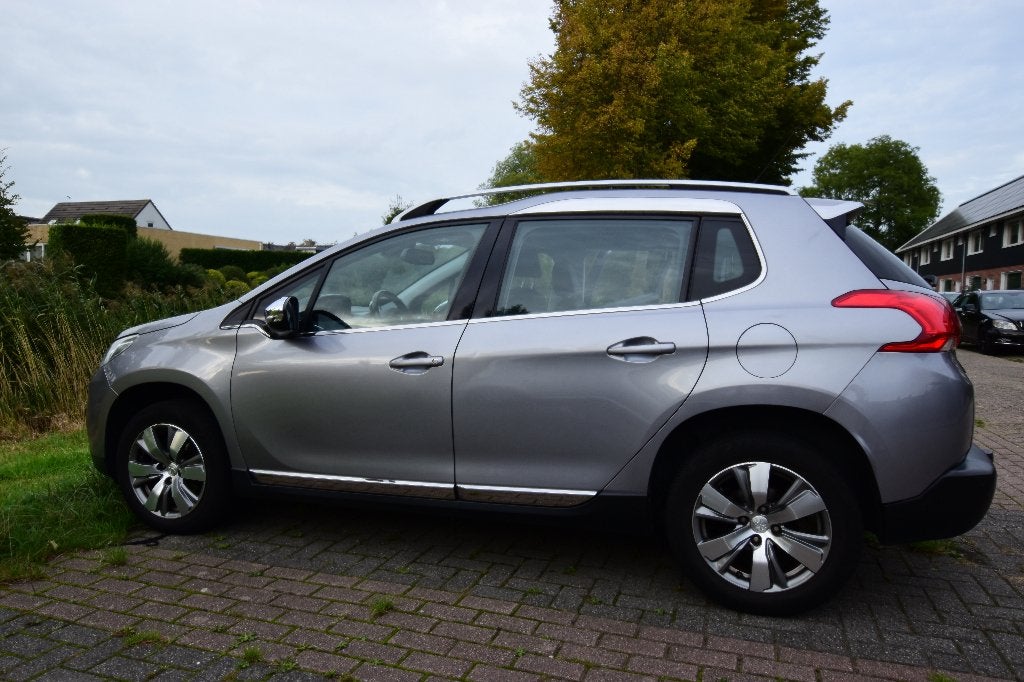 Peugeot 2008 1.2 VTI 60KW/82PK 2014 Grijs, Voorwielaandrijving, 40 €/maand, 1199 cc, Leder en Stof