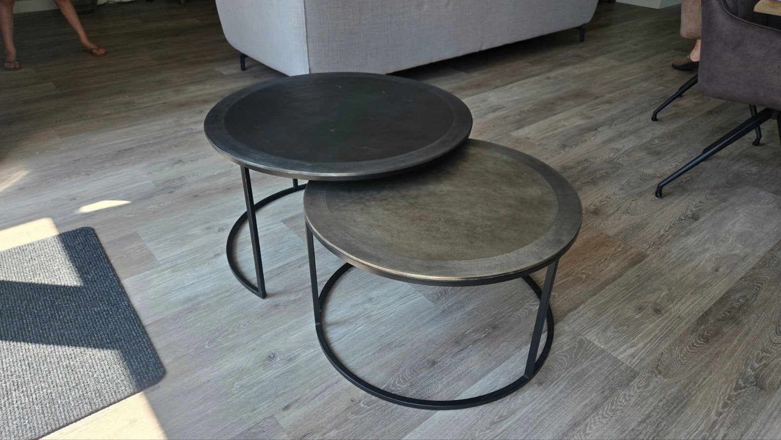 Set van 2 Claro antiek lood salontafels rond, Huis en Inrichting, 50 tot 100 cm, Rond, Metaal, 50 tot 100 cm