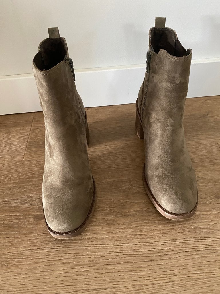 Te koop: Enkel laarsjes, Merk Tom Tailor, kaki, maat 38, Ophalen, Lage of Enkellaarzen, Nieuw, Tom Tailor