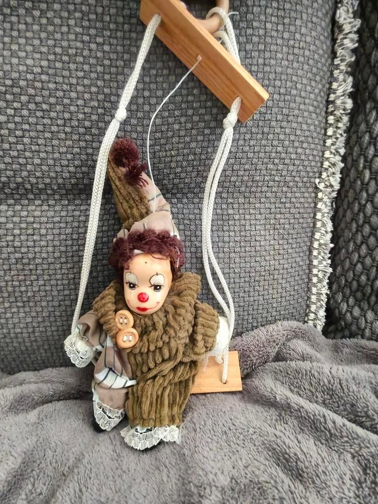Clown op schommel om op te hangen, Ophalen of Verzenden, Zo goed als nieuw, Pop