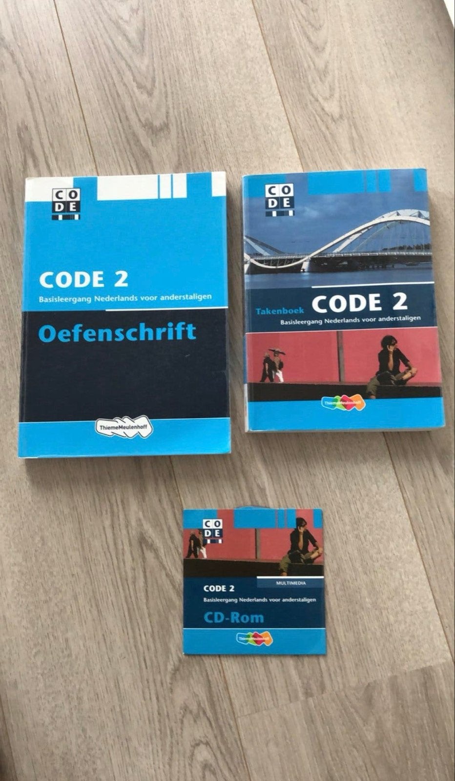 Code 2 en 3 Nederlands voor anderstaligen (ThiemeMeulenhoff), Ophalen of Verzenden, Alpha, Gelezen, Overige niveaus