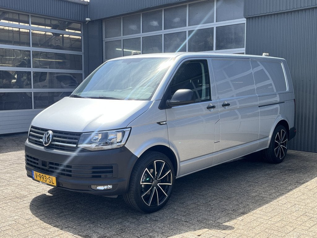 Volkswagen Transporter 2.0 TSI L2H1 Benzine Dubbele Schuifde, Auto's, Bestelauto's, Voorwielaandrijving, Gebruikt, 4 cilinders