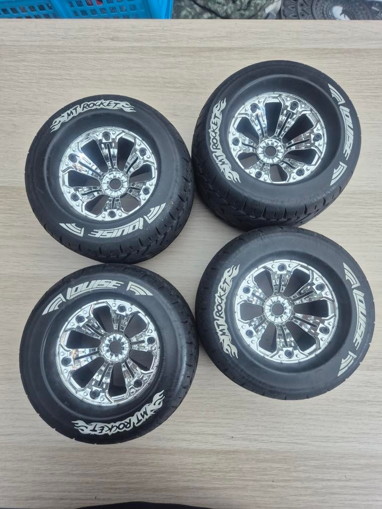 Louise rocket straatbanden voor rc auto. Zo goed als nieuw, Ophalen of Verzenden, Zo goed als nieuw, Overige schalen, Onderdeel