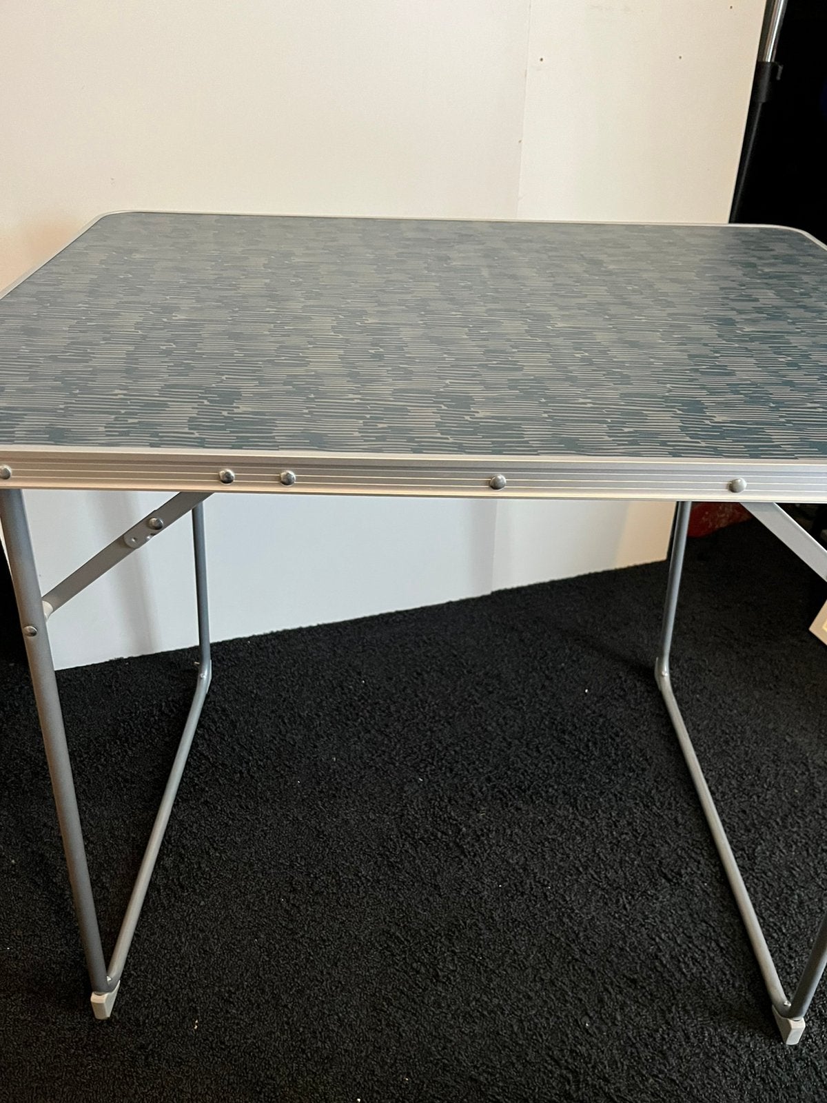 Campingtafel, Caravans en Kamperen, Kampeermeubelen, Ophalen, Zo goed als nieuw, Campingtafel