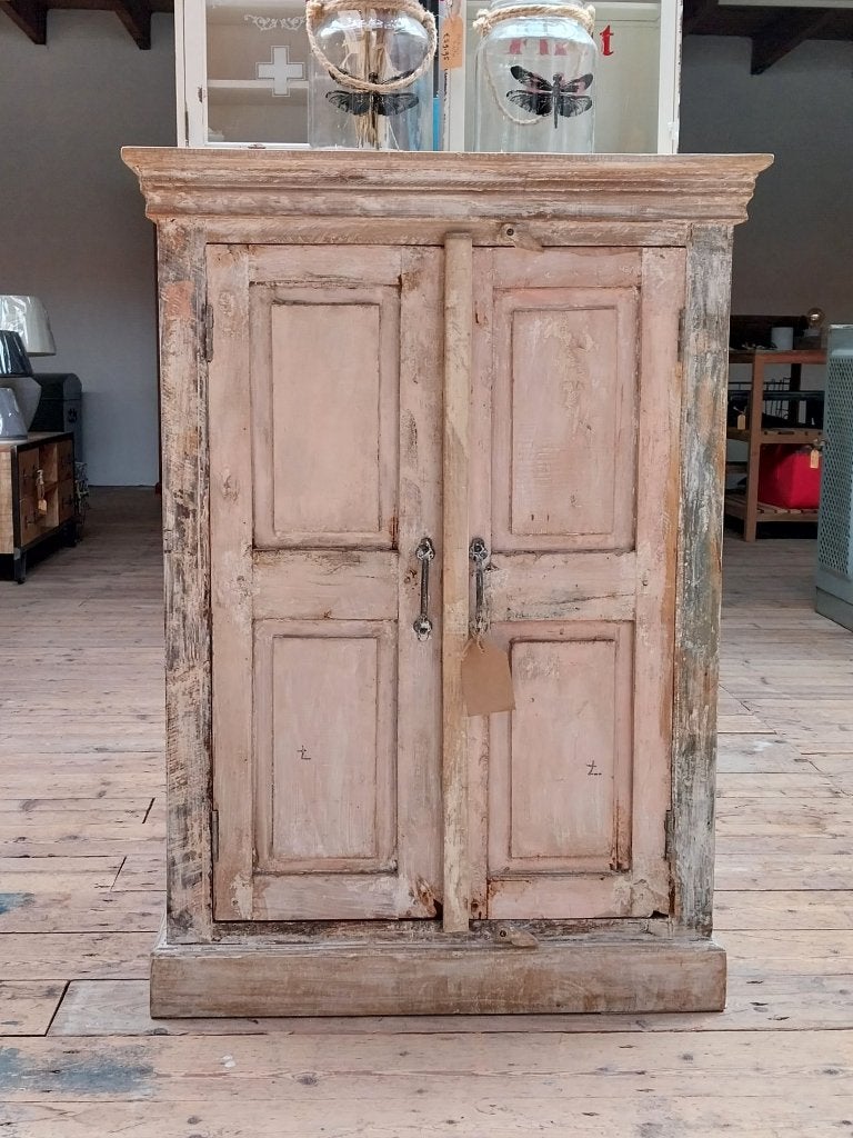 Nieuw! Klein tweedeurskastje roze India 79 x 45,5 x 109 cm, Ophalen
