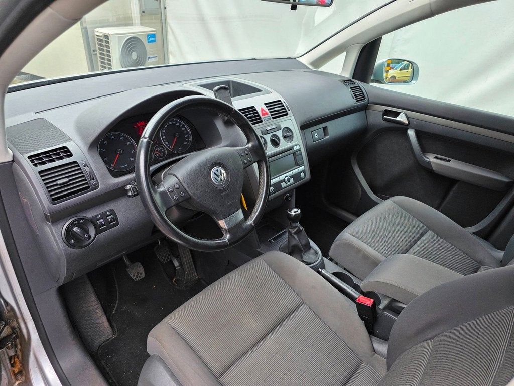 Volkswagen Touran 1.6 Trendline 7-PERSOONS airco/CRUISE, Auto's, Volkswagen, Voorwielaandrijving, Gebruikt, 4 cilinders, Handgeschakeld
