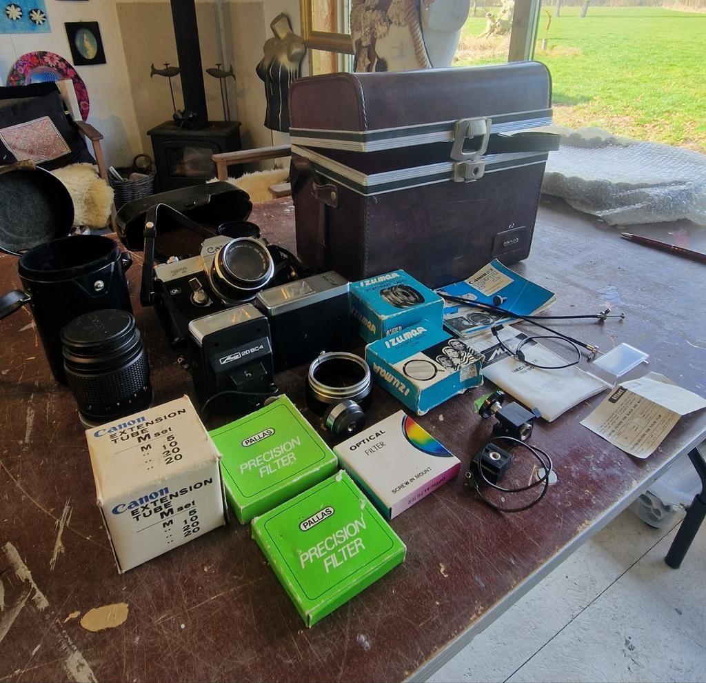 Complete Vintage Canon SLR Set (jaren '70/'80) - incl. lenze, Audio, Tv en Foto, Fotocamera's Analoog, Ophalen, Spiegelreflex
