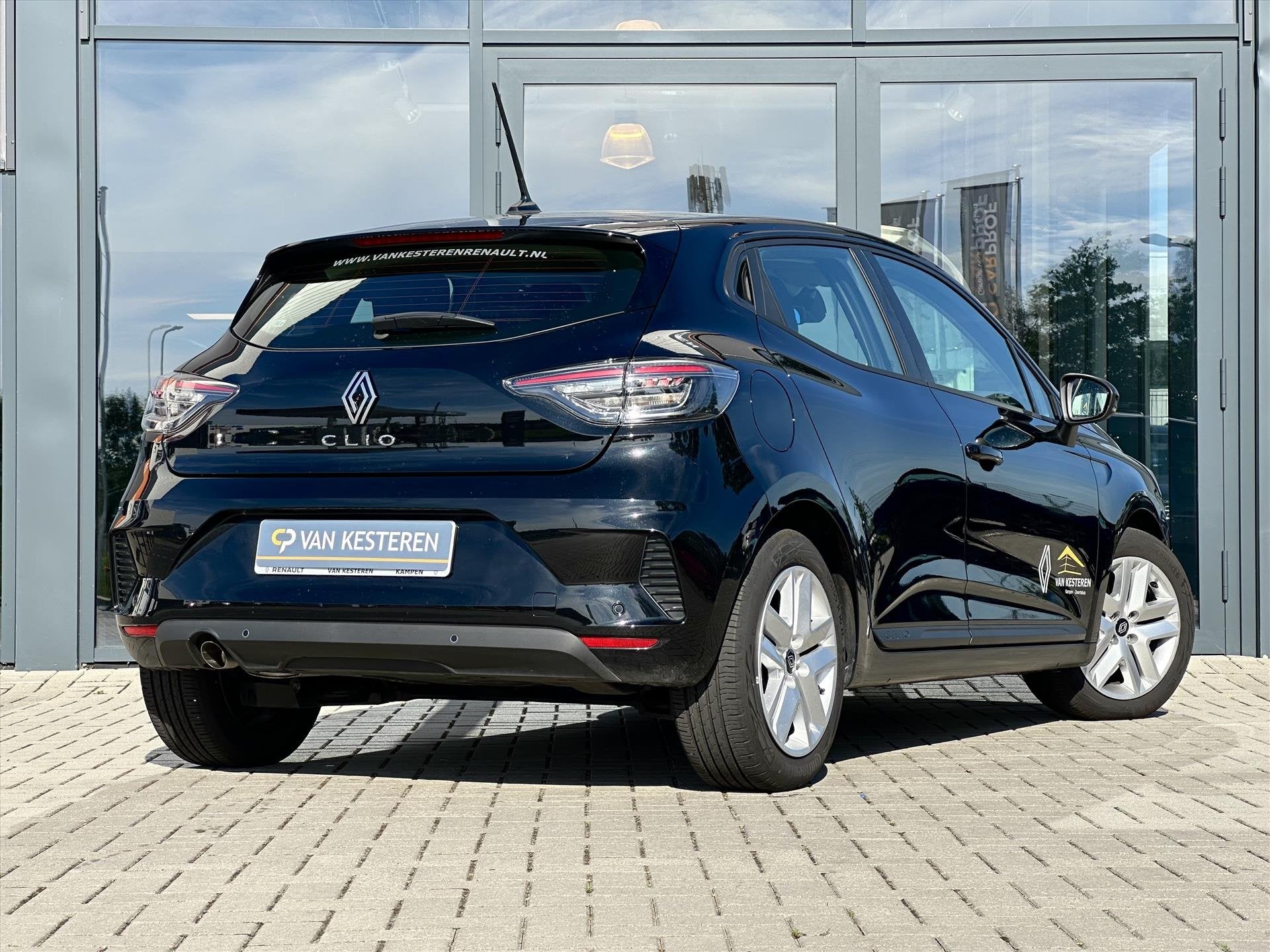 Renault Clio TCe 90 Evolution | 7 JAAR GARANTIE | Navigatie, Keurmerk '100% Onderhouden', Stof, Gebruikt, Zwart