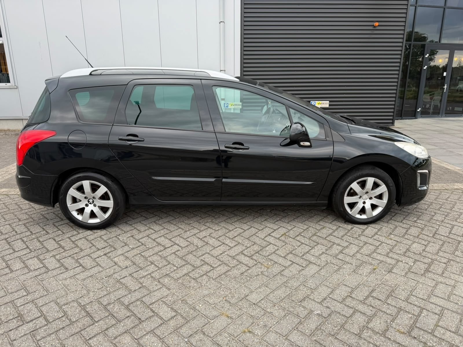 Foto 3 van Peugeot 308 SW 1.6 VTi Active AUTOMAAT PANO Nieuwe APK