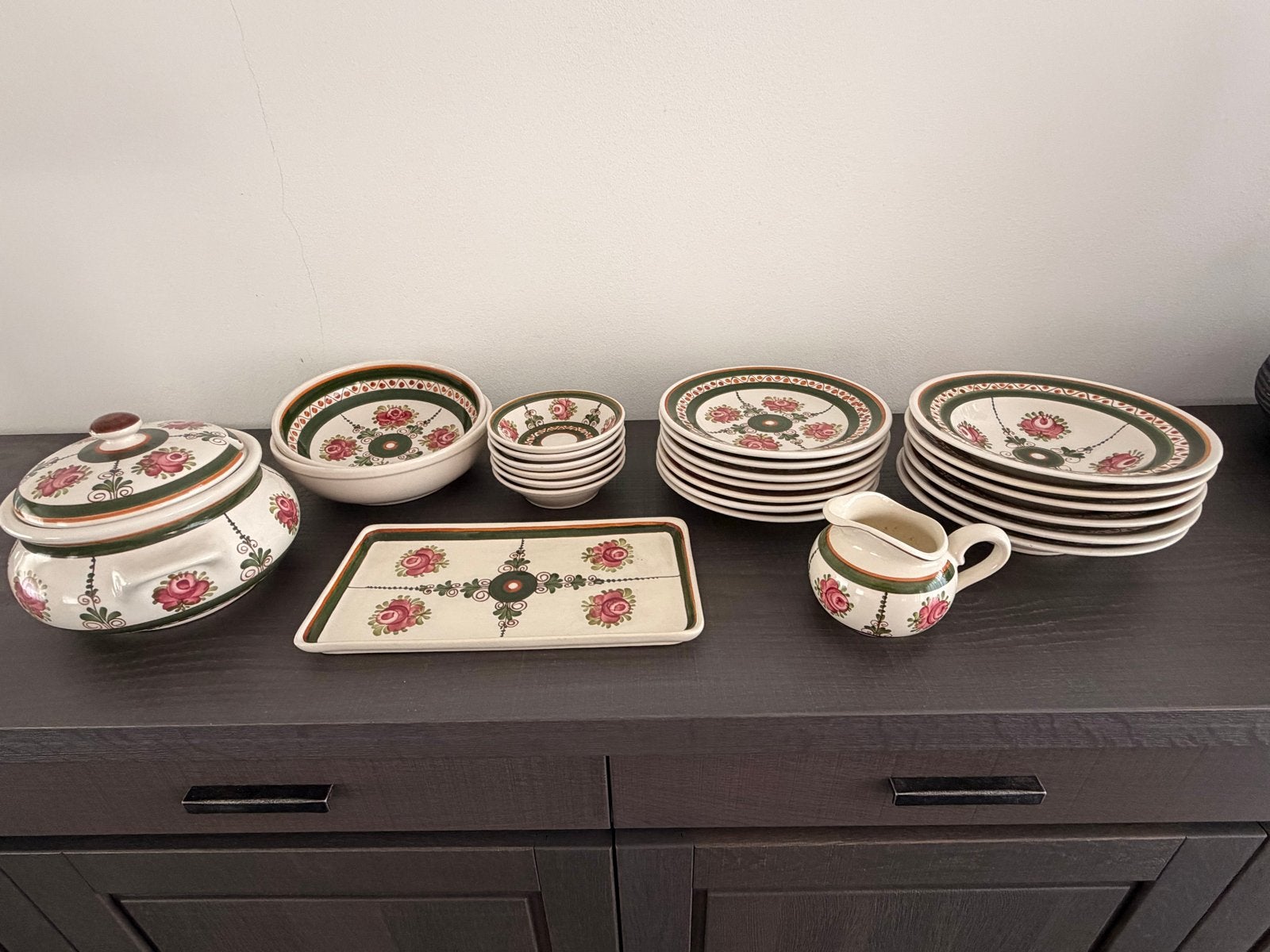 Prachtig handbeschilderd Oostenrijks servies - 21-delig, Ophalen