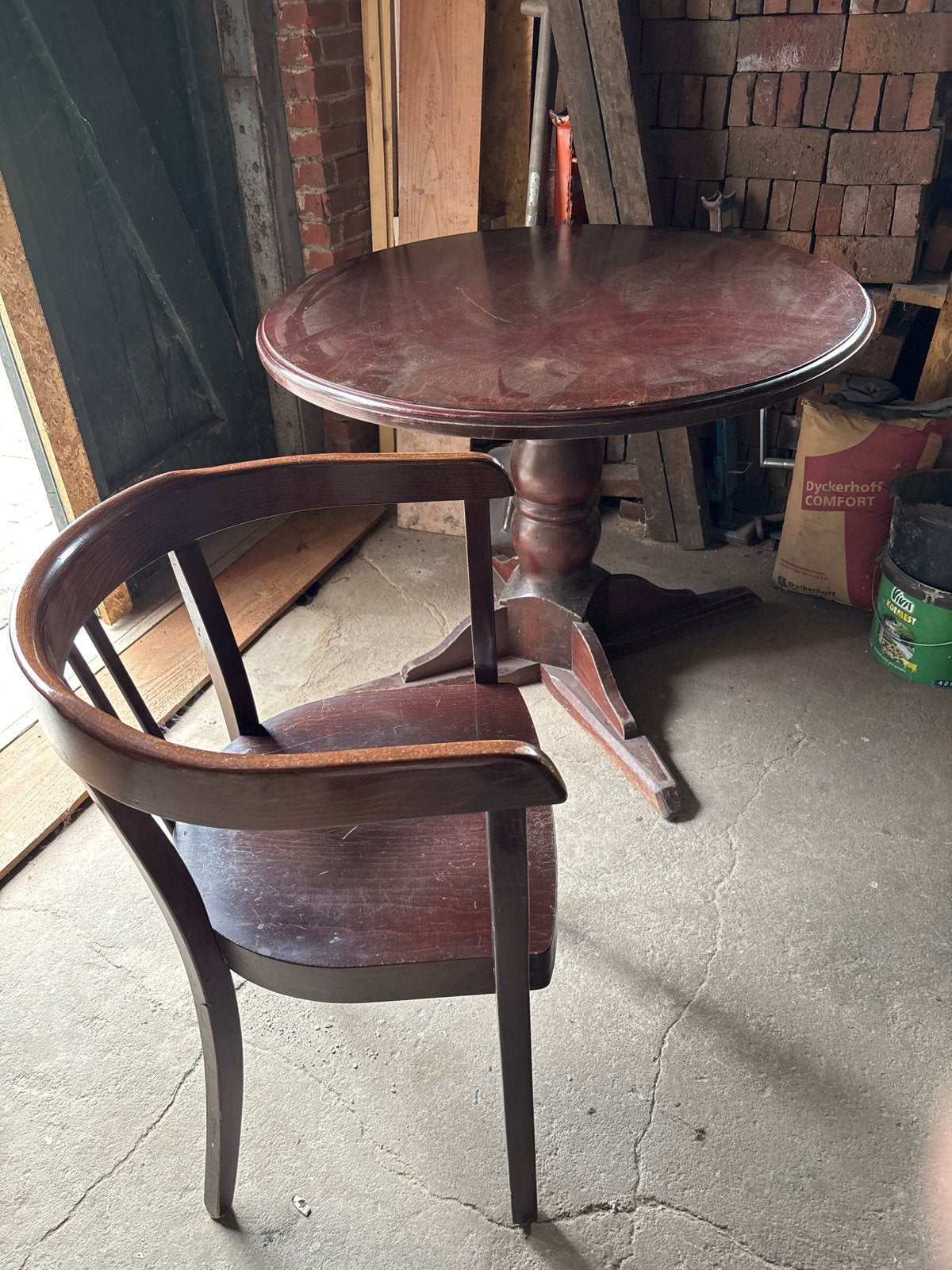 Vintage houten caféstoelen 8 stuks en ronde tafel, Ophalen, Gebruikt, Bruin, Cafe