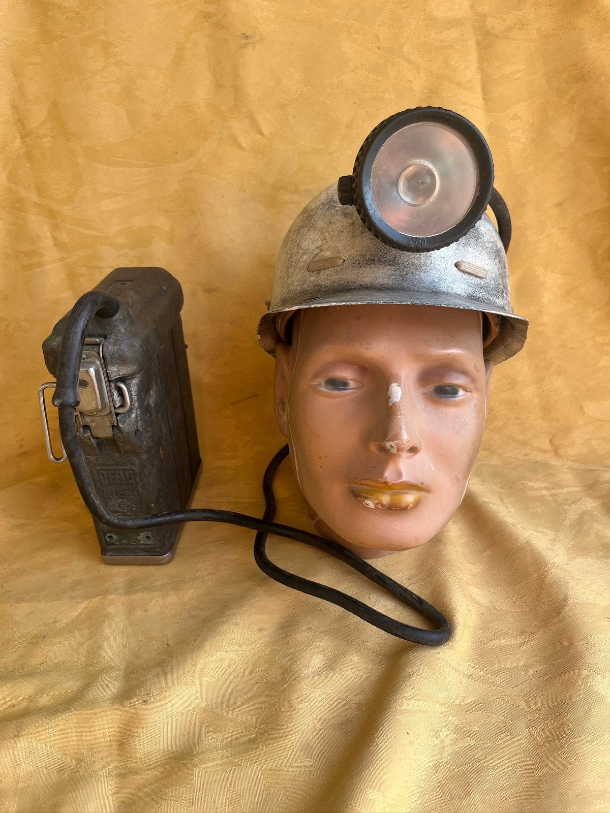 Mijnwerkershelm met petlamp, Ophalen of Verzenden