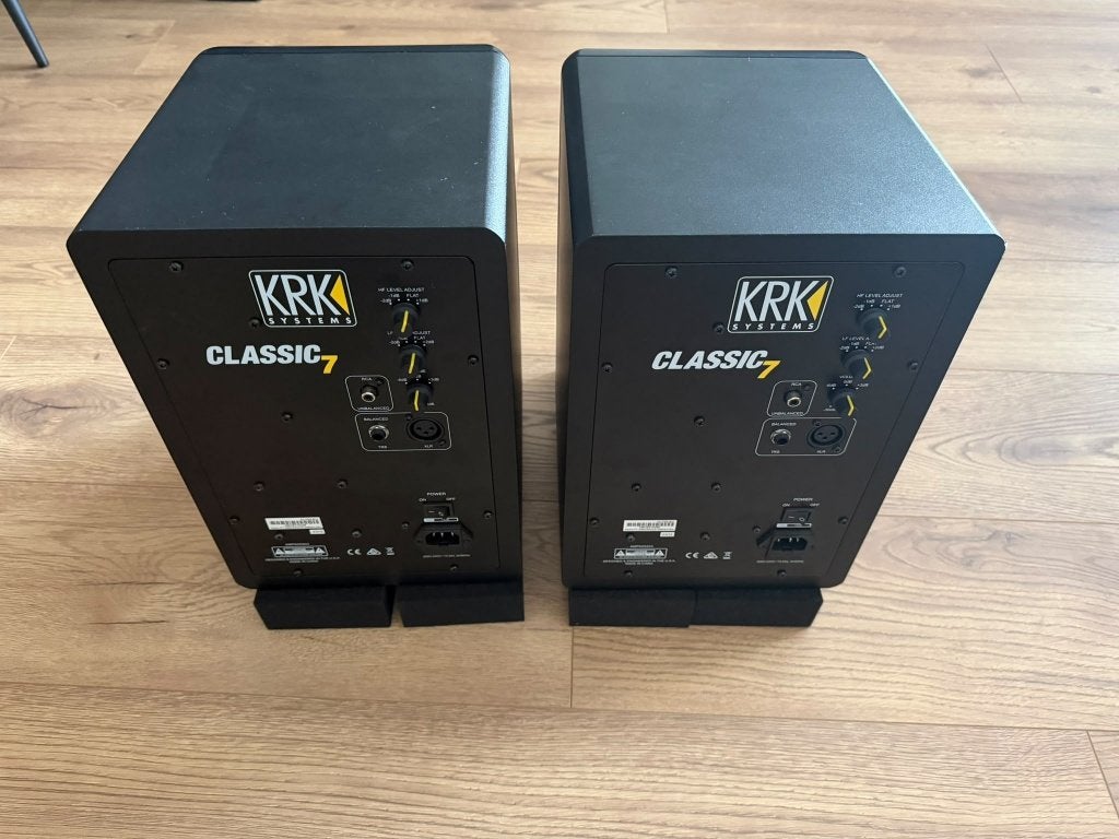 Foto 3 van KRK Classic 7 set + monpads + kabels