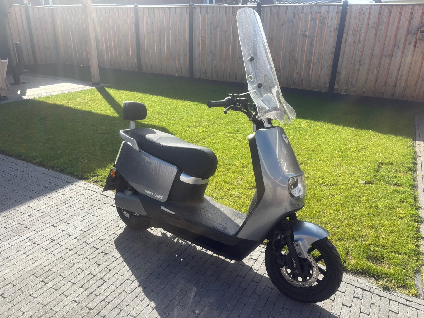 Yadea E8S electrische scooter., Fietsen en Brommers, Ophalen, Maximaal 45 km/u, Elektrisch, Zo goed als nieuw