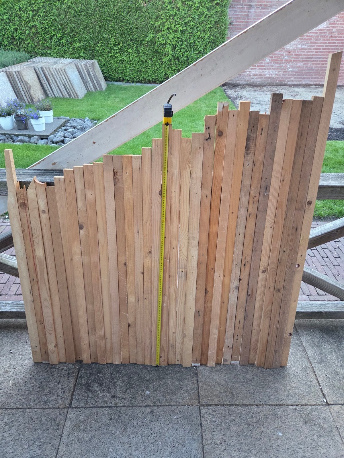 Grote partij vuren rachels / panlatten – ruim 180 m¹ (droog, Ophalen, Minder dan 25 mm, Zo goed als nieuw, Plank