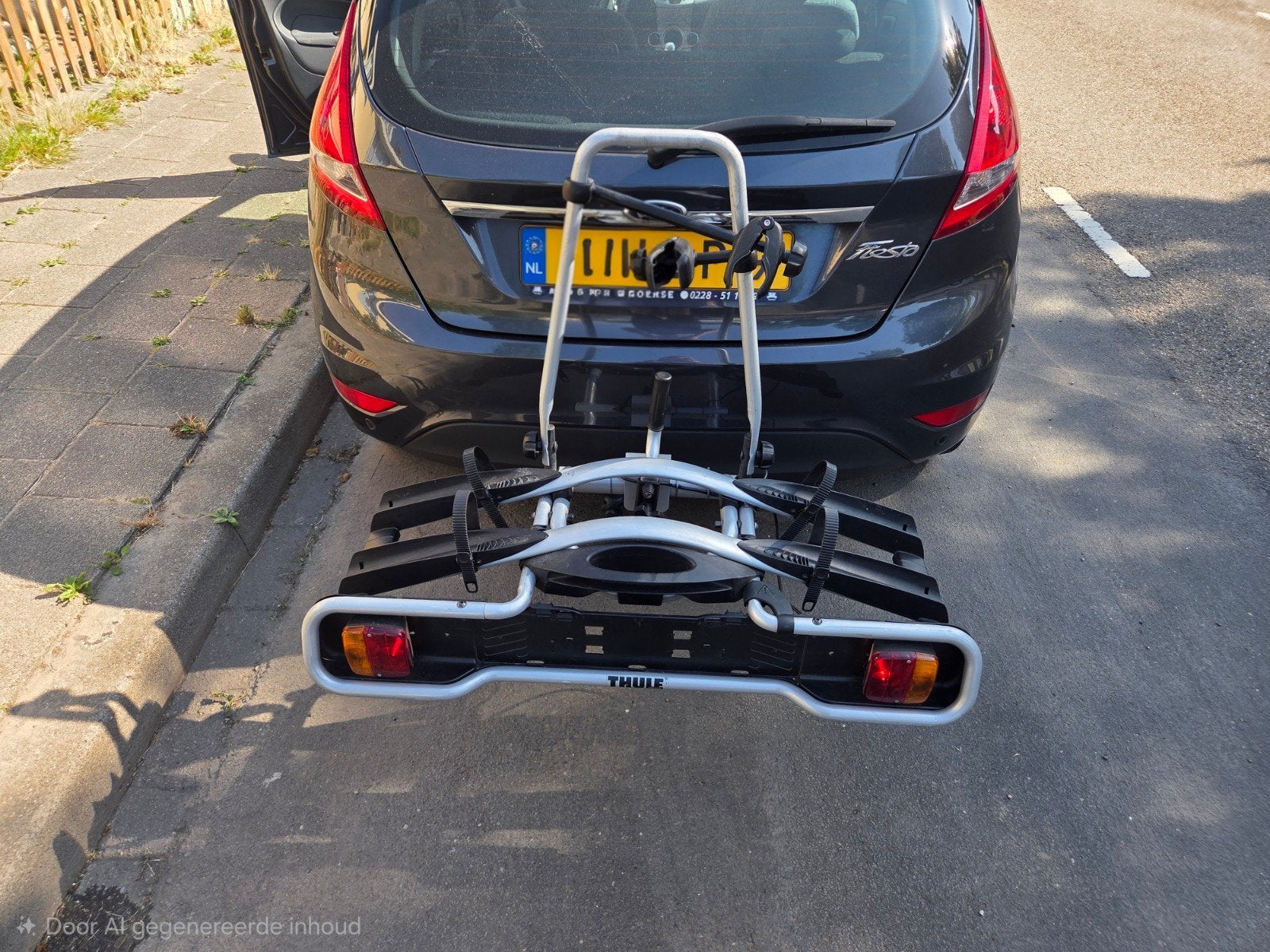 Thule fietsendrager voor 2 fietsen, Auto diversen, Fietsendragers, Zo goed als nieuw, Trekhaakdrager, 2 fietsen, Ophalen