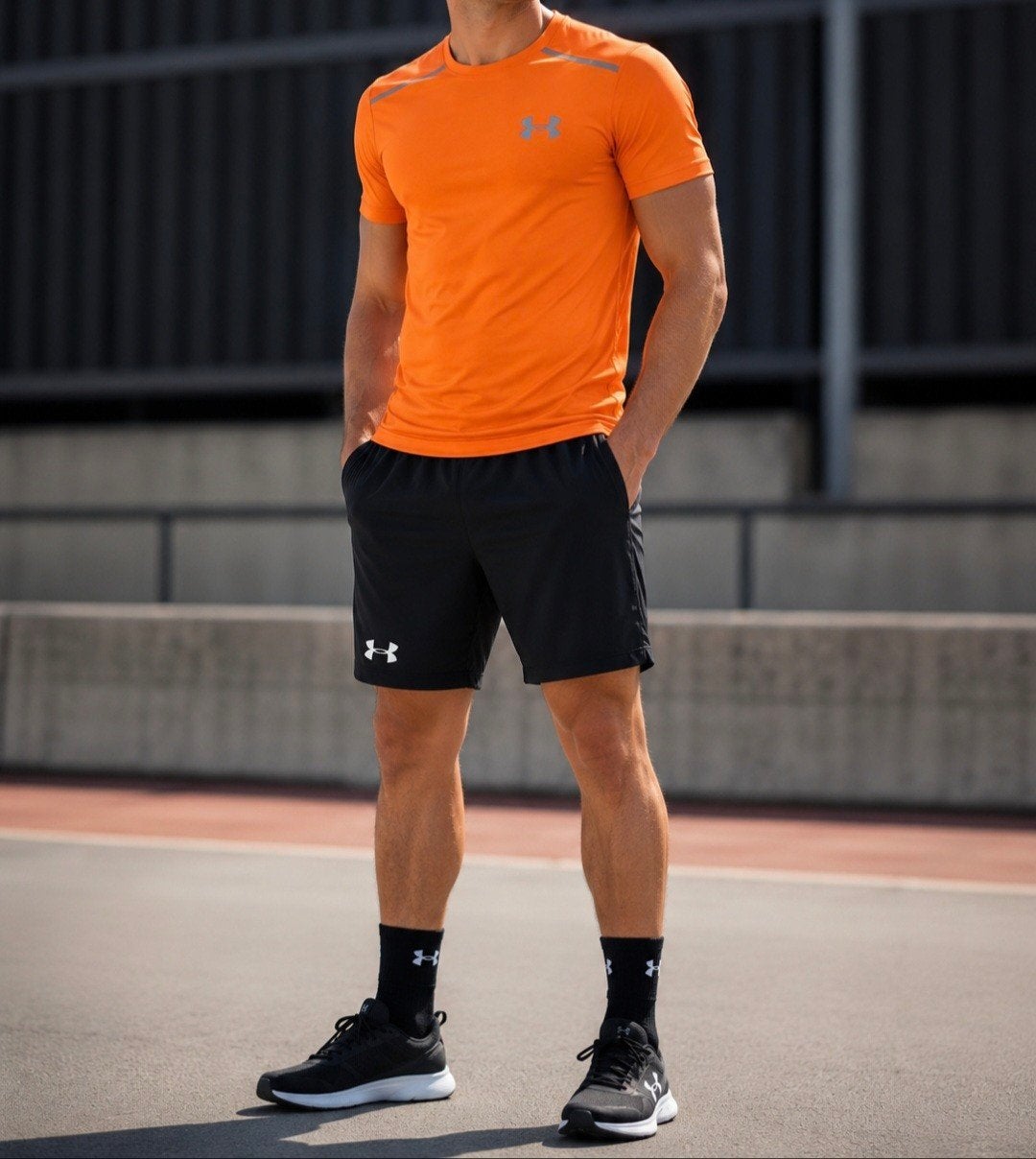 Under Armour sportshirt en short set - Oranje/Zwart, Kleding | Heren, Sportkleding, Fitness, Under Armour, Oranje, Ophalen of Verzenden