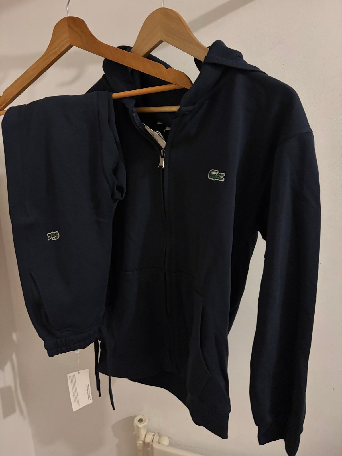 Lacoste Trainingspak - Nieuw met labels Maat S, Ophalen of Verzenden, Nieuw