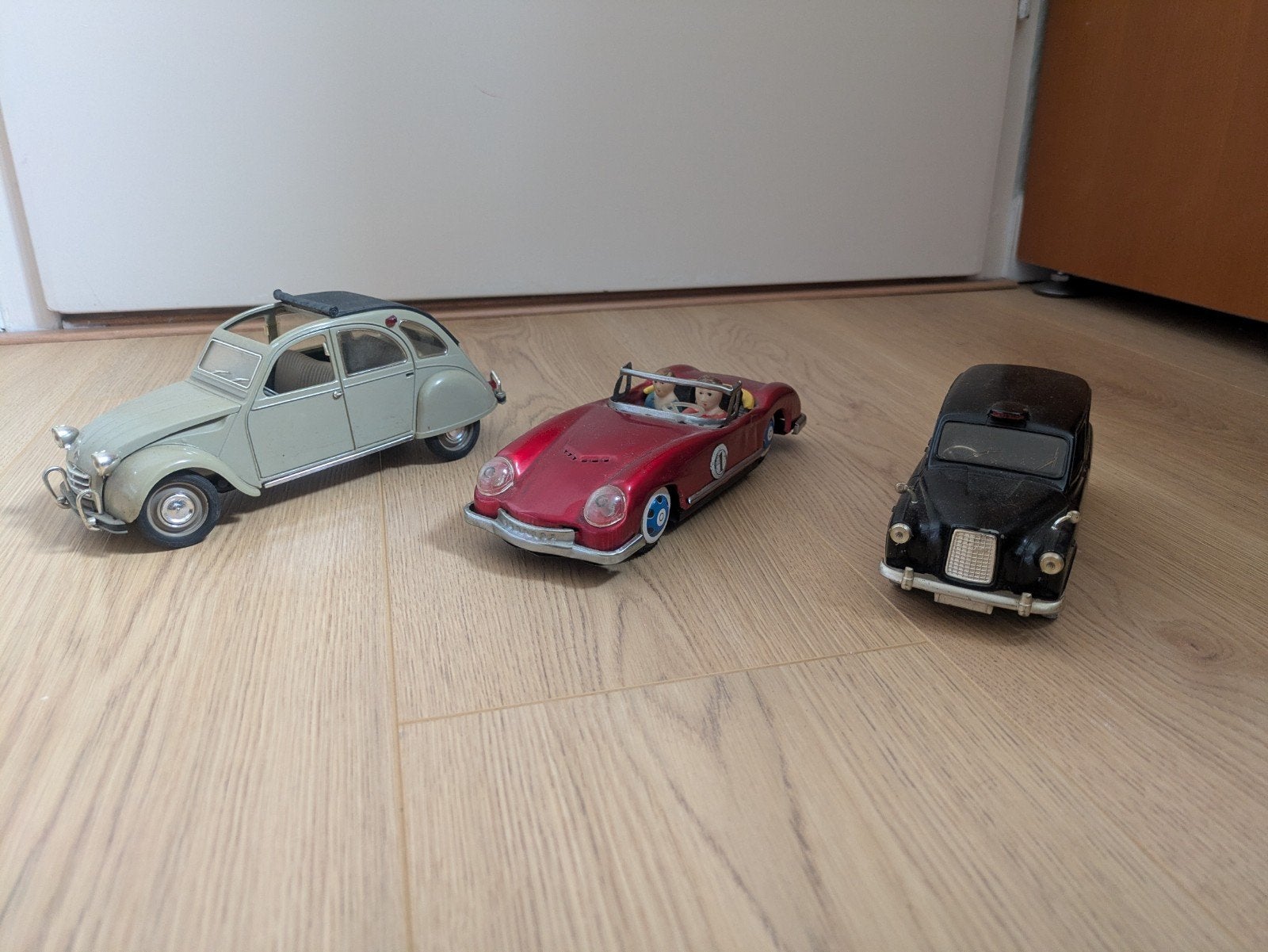 Set van 3 vintage speelgoedauto's: Citroën, sportwagen, t, Ophalen of Verzenden