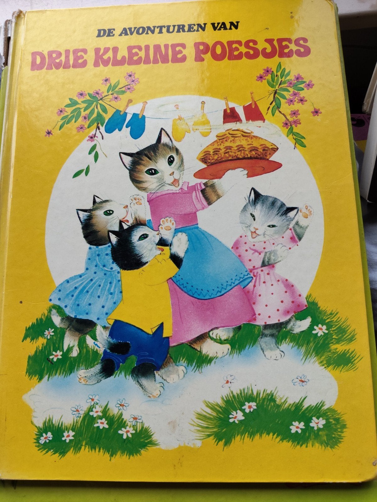 De Avonturen van Drie Kleine Poesjes - Kinderboek, Gelezen, Fictie algemeen, Willy Schermelé, Jongen of Meisje
