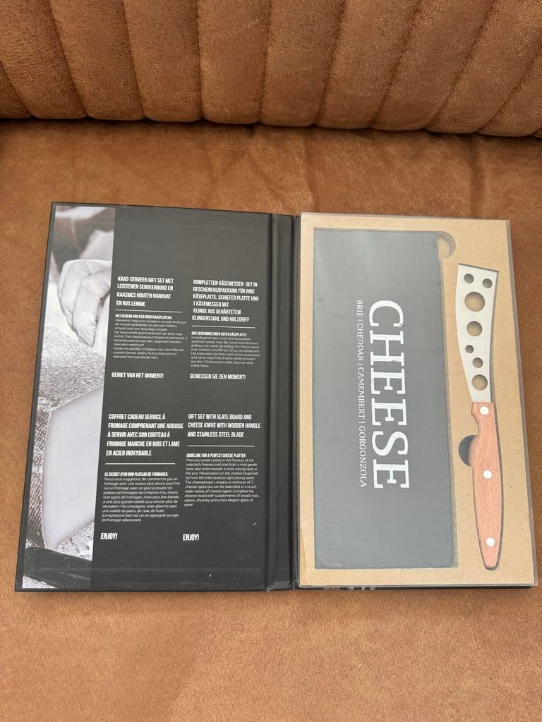 Gusta Kaas Giftset met Snijplank en Kaasmes, Snij-/serveerplank, Nieuw, Gusta, Ophalen of Verzenden