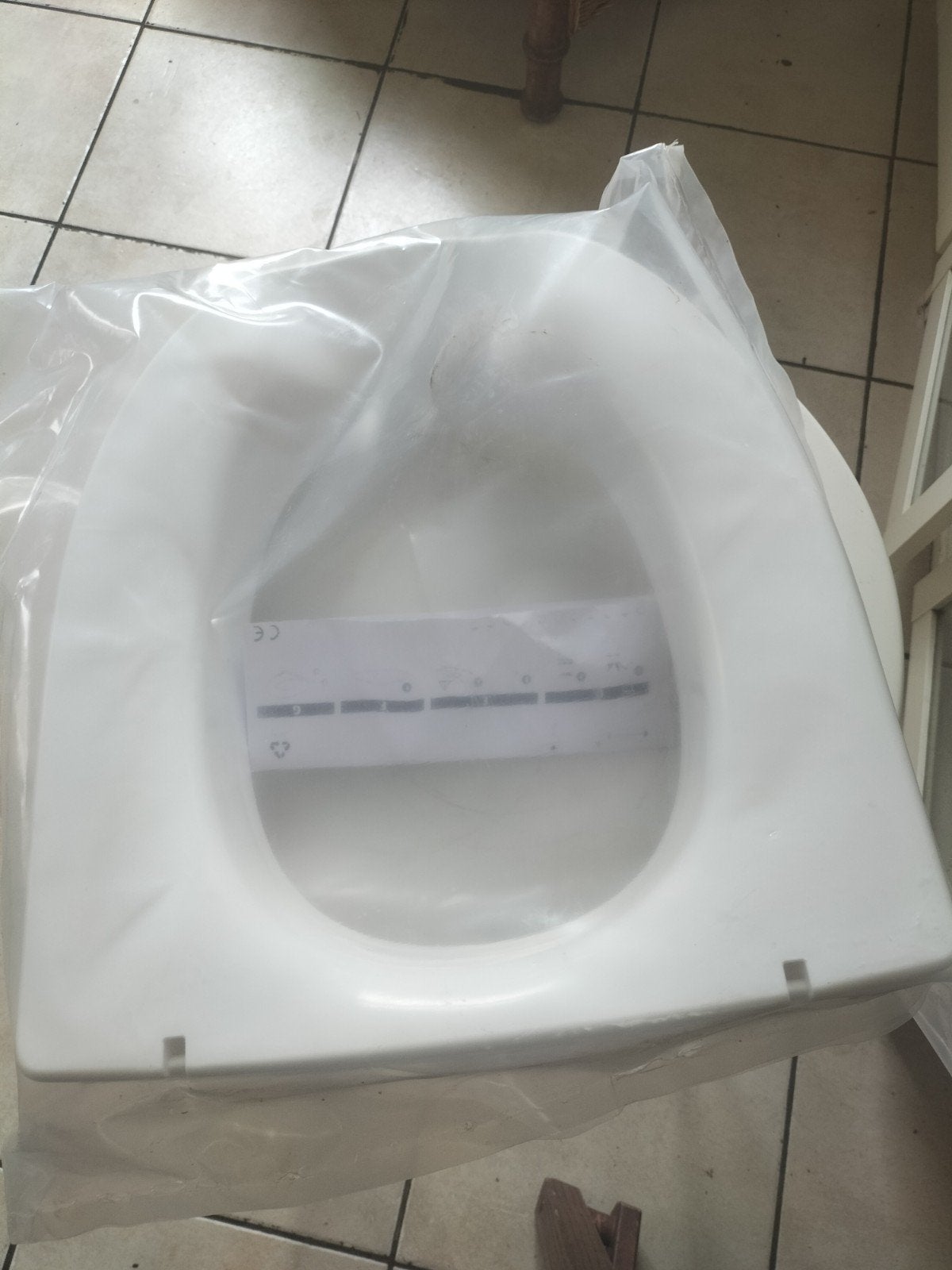 Nieuwe toiletbril - Ongebruikt en in verpakking, Ophalen of Verzenden, Nieuw, Toilet