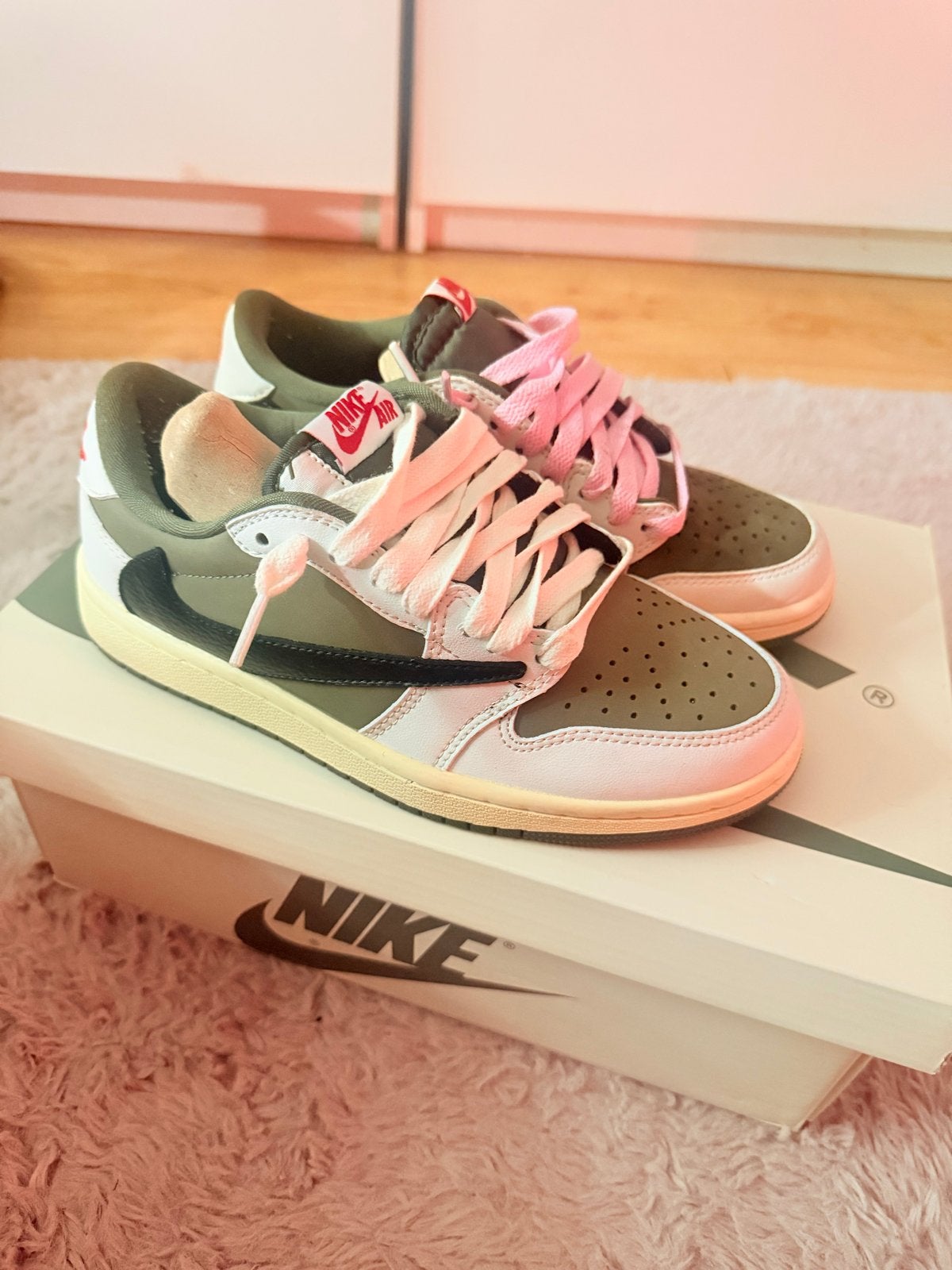 Nike Travis Scott Jordan maat 36, Ophalen of Verzenden, Zo goed als nieuw, Groen, Sneakers of Gympen