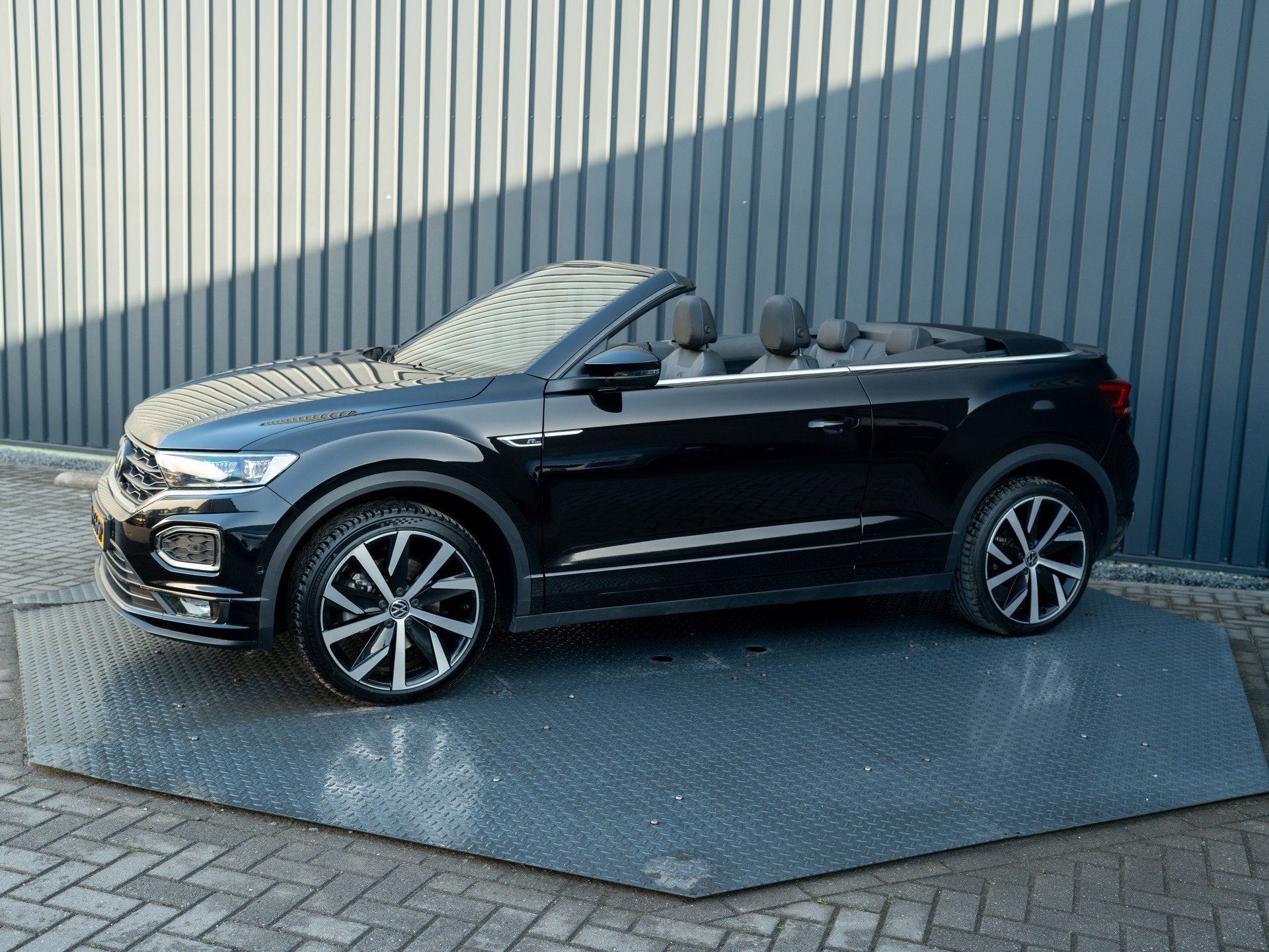 Volkswagen T-Roc Cabrio 1.5 TSI R-Line | Beats | Trekhaak af, Auto's, 12 maanden, 15 km/l, Euro 6, 4 cilinders