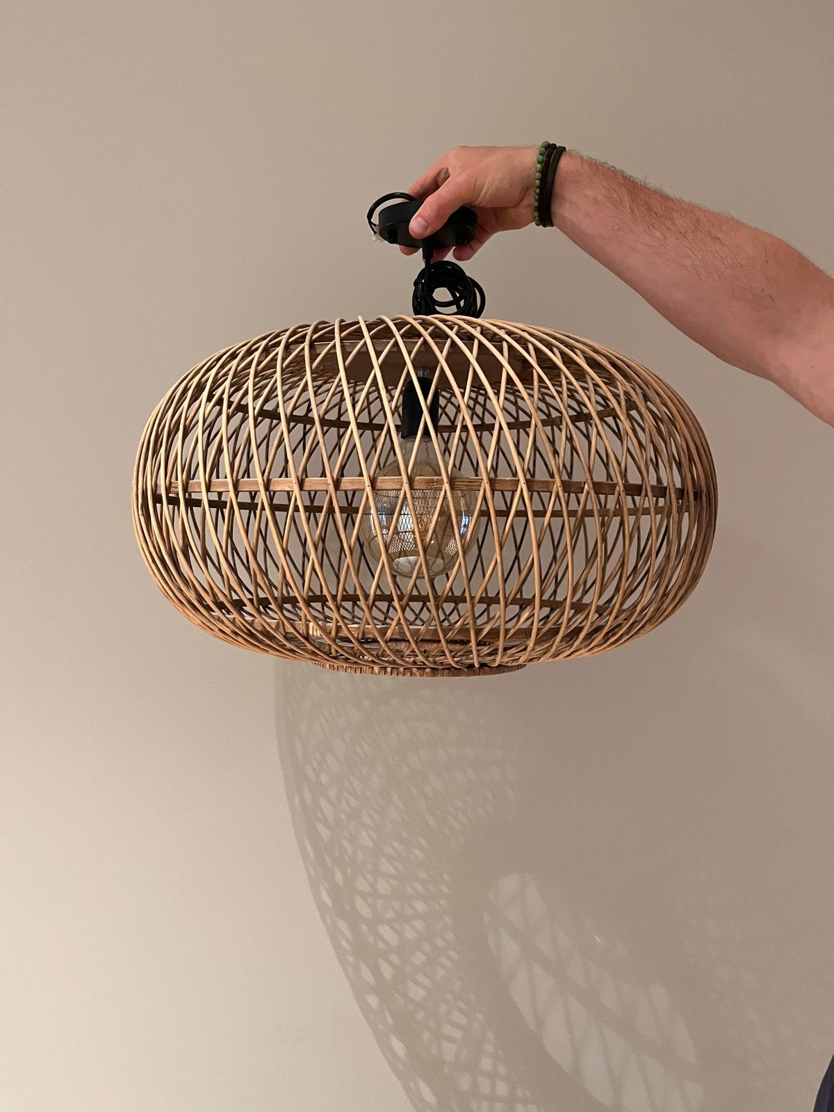 Rotan hanglamp met lamp - Ø 55cm, Ophalen of Verzenden, Zo goed als nieuw, Natuurlijk materiaal, E27 (groot)