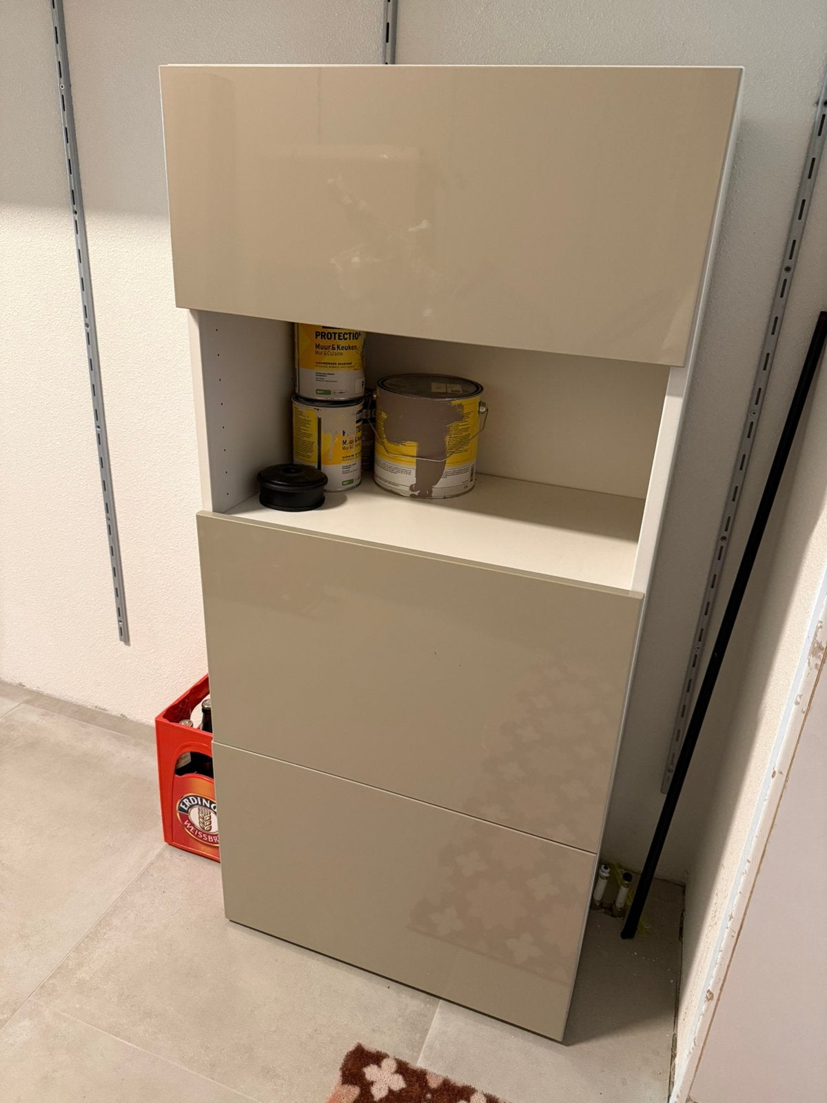 IKEA Besta kast wit beige hoogglas, Huis en Inrichting, Ophalen, Zo goed als nieuw