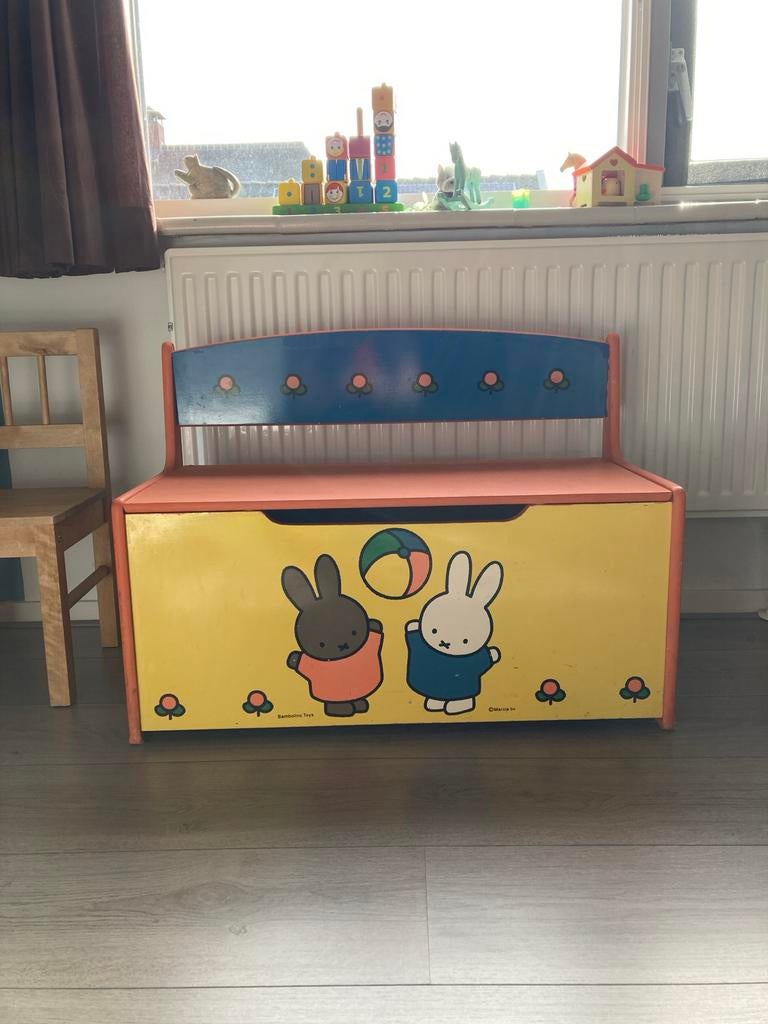 Houten Nijntje bankje met opbergruimte, Kinderen en Baby's, Kinderkamer | Overige Meubels, Gebruikt, Stoel, Ophalen