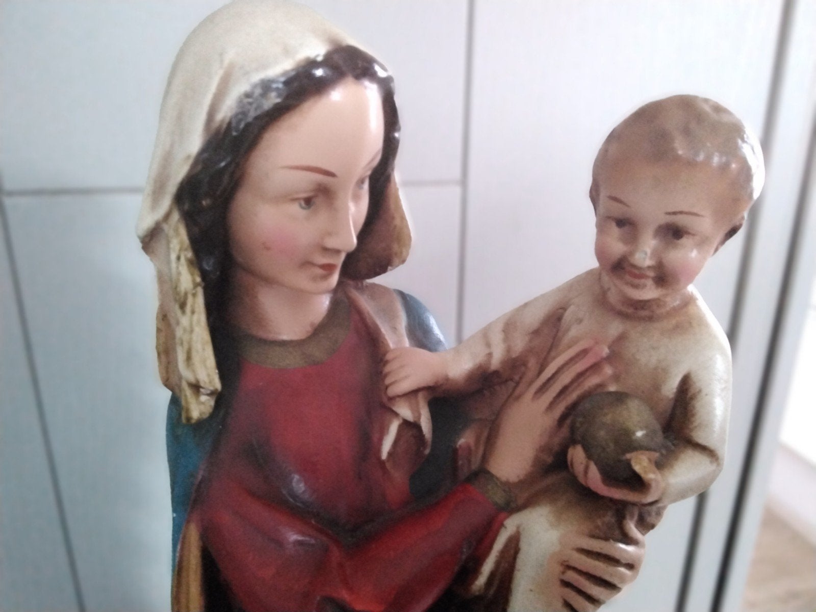 Antiek Mariabeeld met kindje Jezus onder glazen stolp, Antiek en Kunst, Antiek | Religie, Ophalen