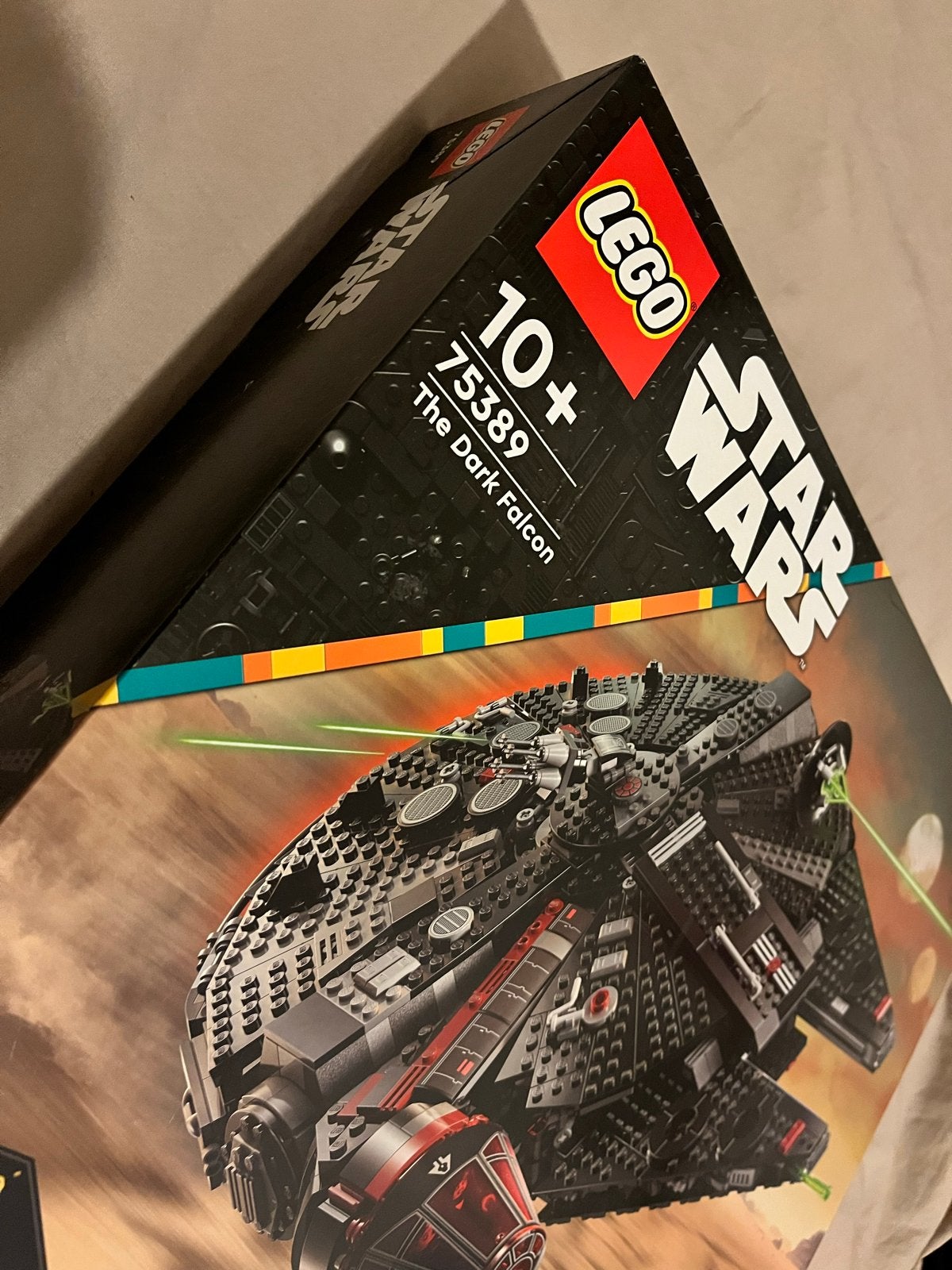 Foto 3 van LEGO Star Wars 75389 The Dark Falcon - Nieuw in doos