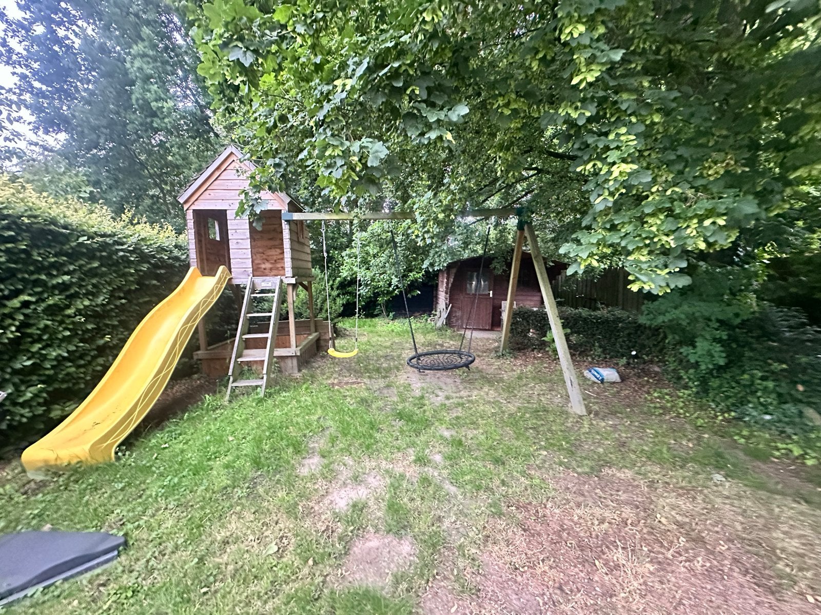 Houten Speelhuisje met Glijbaan en Schommels, Ophalen of Verzenden, Gebruikt, Glijbaan