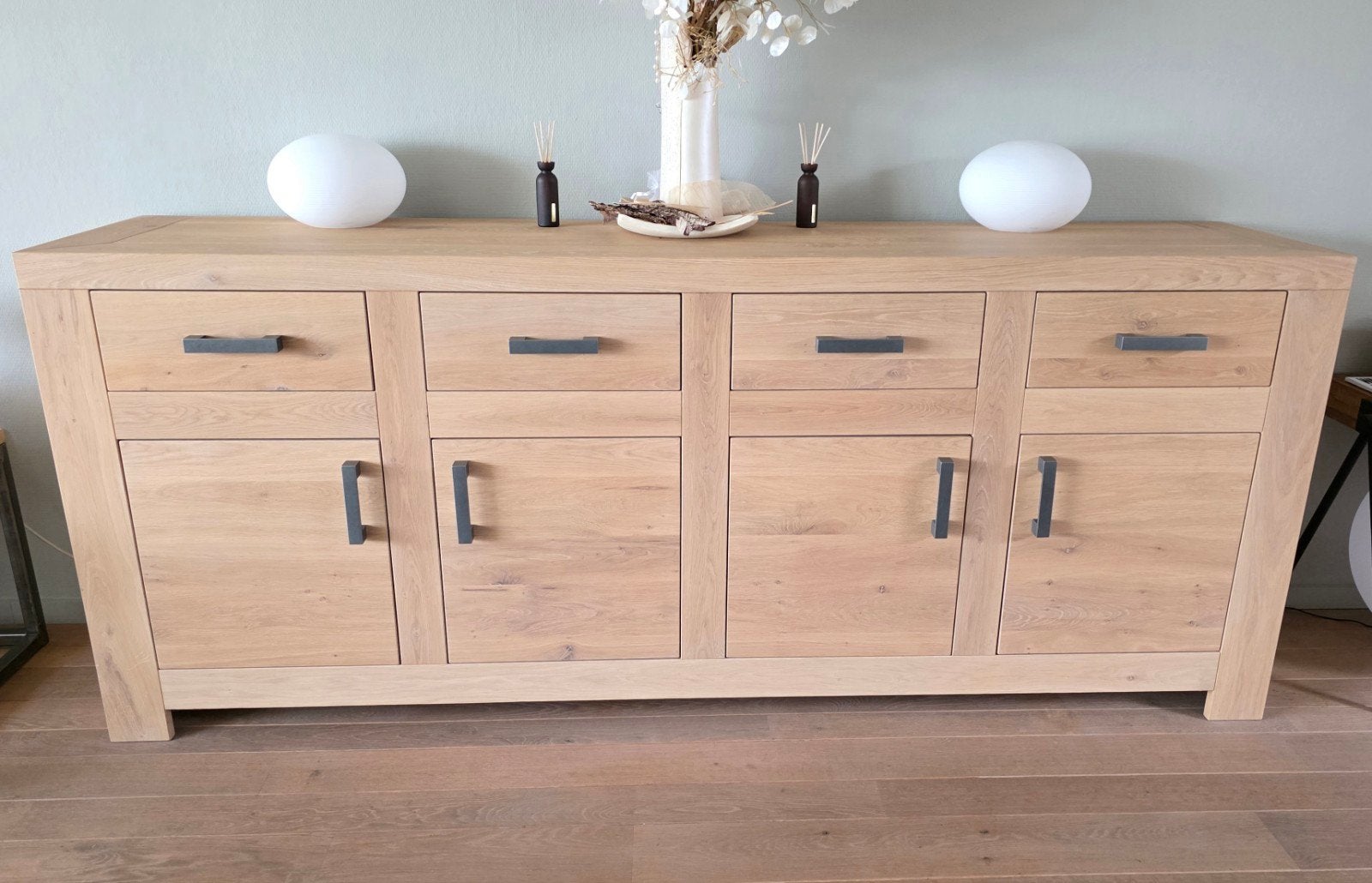 Eiken dressoir – Cream White, Ophalen, Eikenhout, Zo goed als nieuw, 200 cm of meer