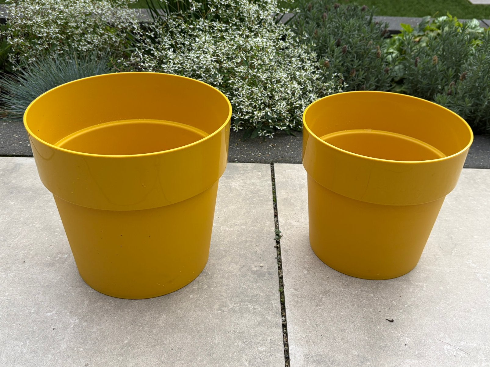 TOP: 2 binnen bloempotten kunststof van ELHO, Ophalen, Kunststof, Gebruikt, Rond