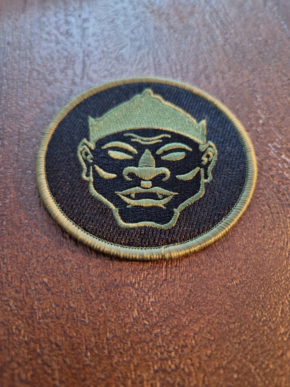 Patch Y Brigade KNIL Nederland Demonenkop Embleem Bali, Ophalen of Verzenden, Landmacht, Nederland, Embleem of Badge