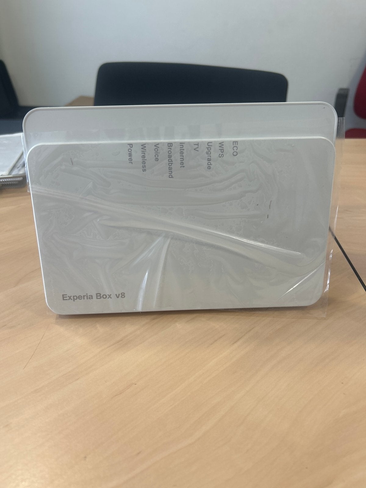 KPN Experia Box v8 Router - Gloednieuw in doos, Ophalen, Nieuw, Router met modem