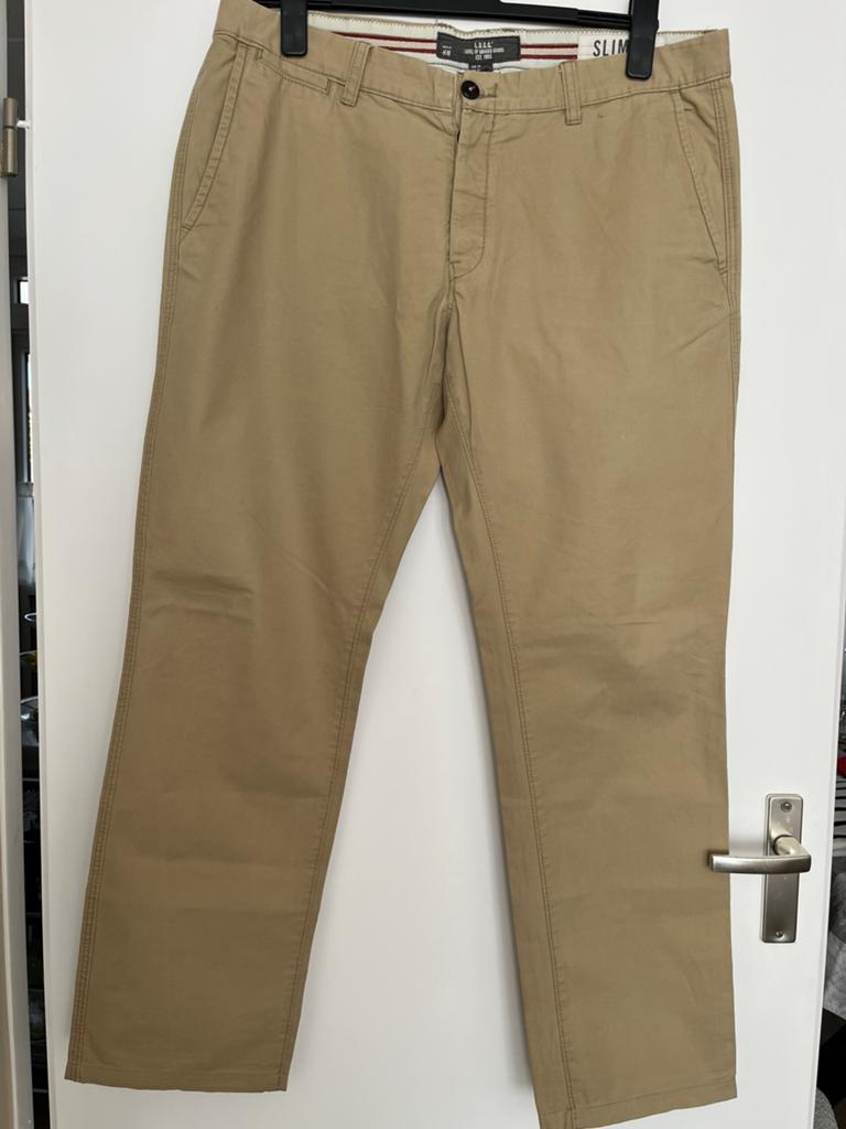 Broek merk H&M slim fit maat 38 kleur beige zand, Kleding | Heren, Grote Maten, Ophalen of Verzenden, Zo goed als nieuw, Beige