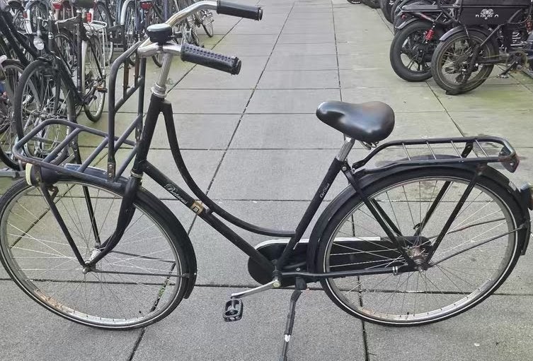Degelijke zwarte stadsfiets met voordrager, Velgrem, Ophalen, Overige merken, 53 tot 56 cm