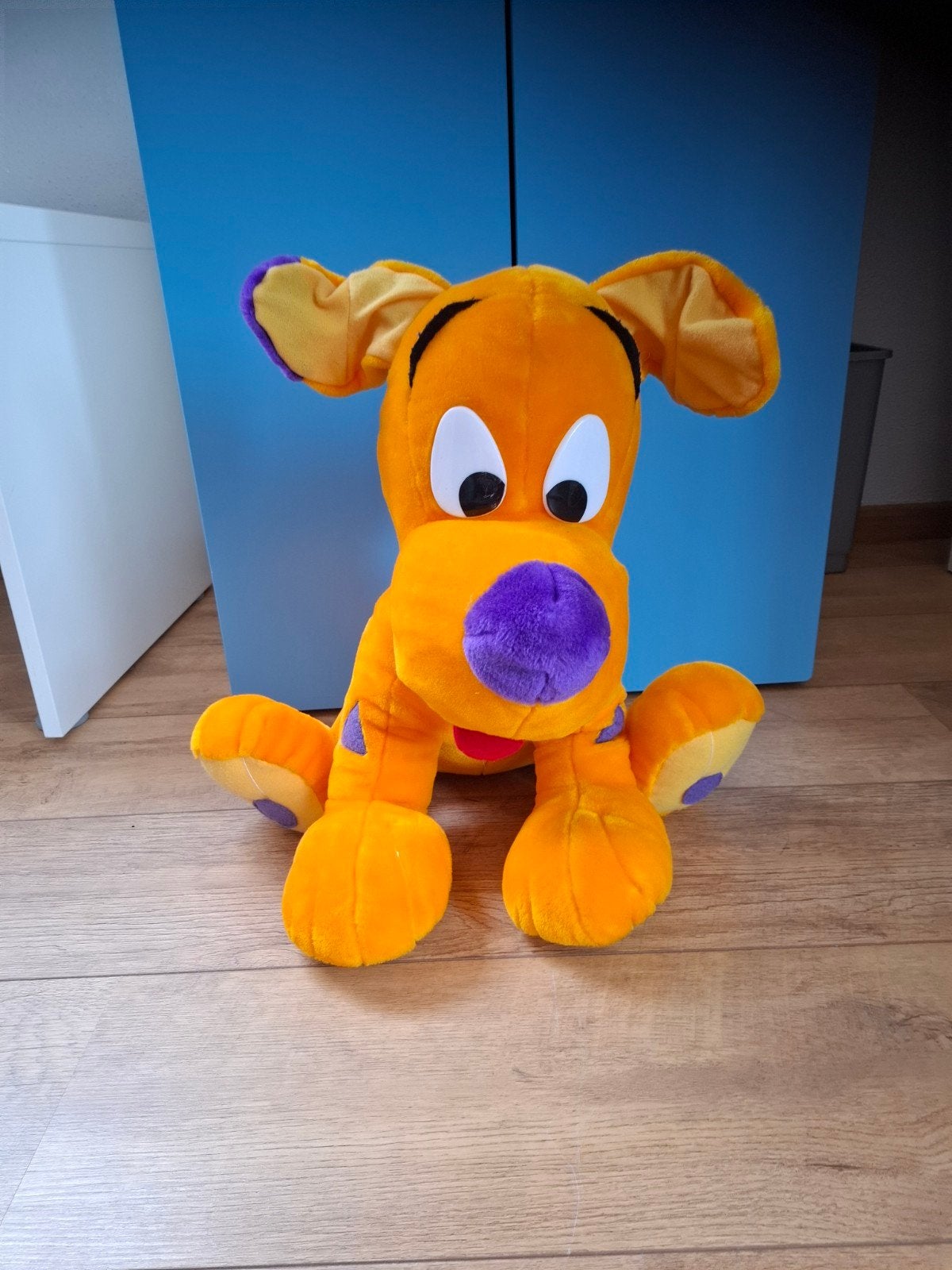 Grote oranje knuffelhond met plastic ogen, Oranje, Gebruikt, Middelgroot (20 tot 80 cm), Hond