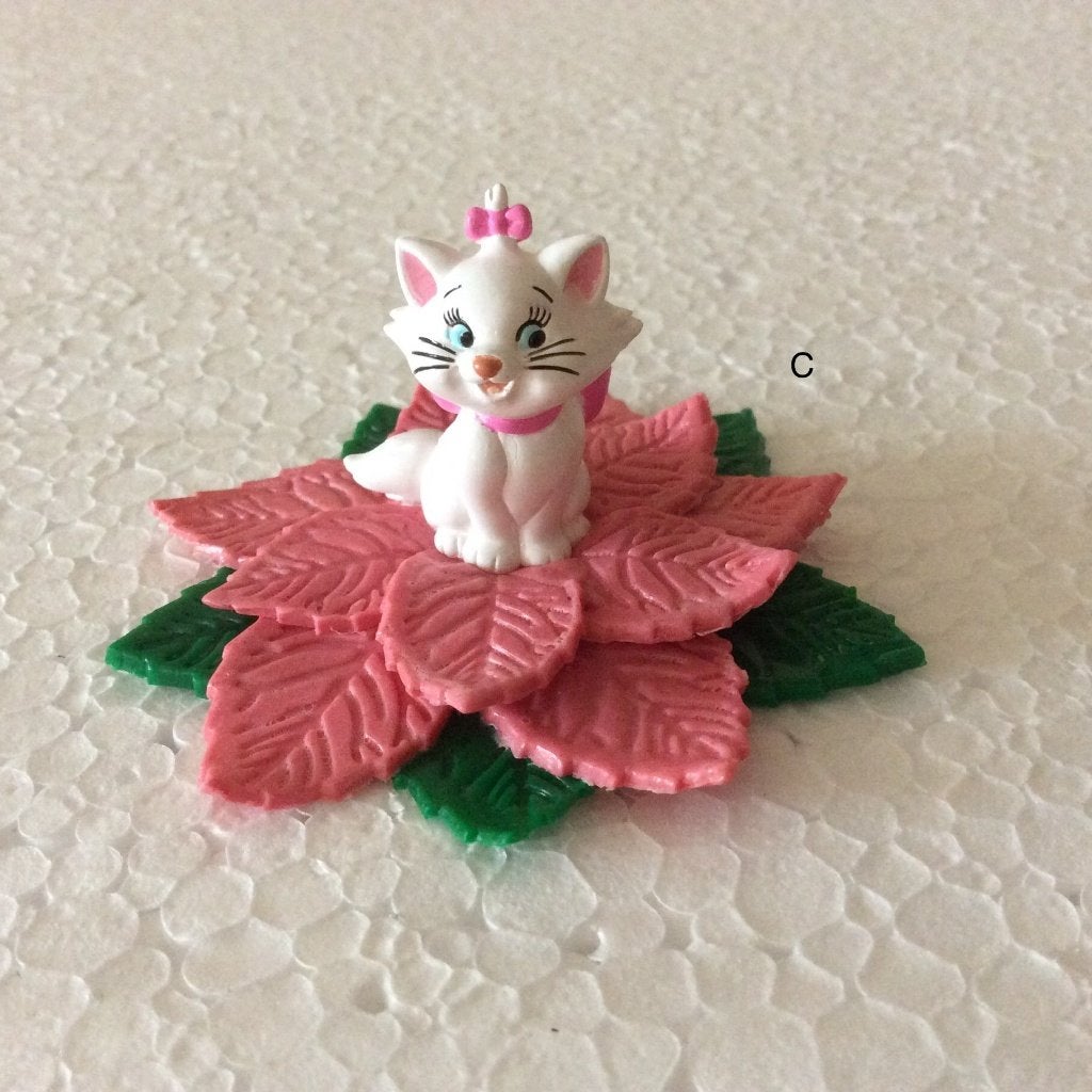 Disney aristocats - mini beeldje - Marie, Verzamelen, Disney, Ophalen of Verzenden, Overige figuren, Zo goed als nieuw, Beeldje of Figuurtje