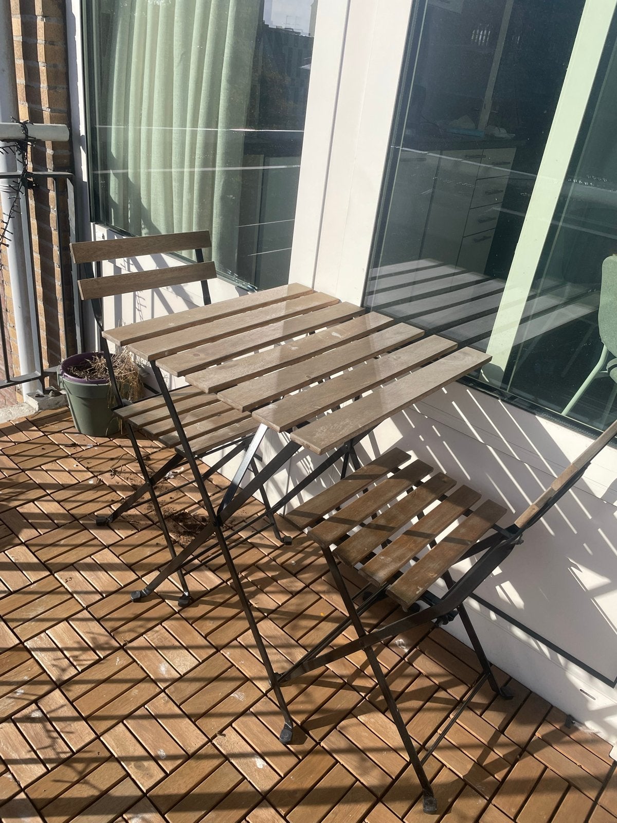 Balkonset: Houten Tafel en 2 Stoelen - Gebruikt, Ophalen, Gebruikt, Rechthoekig, Hout