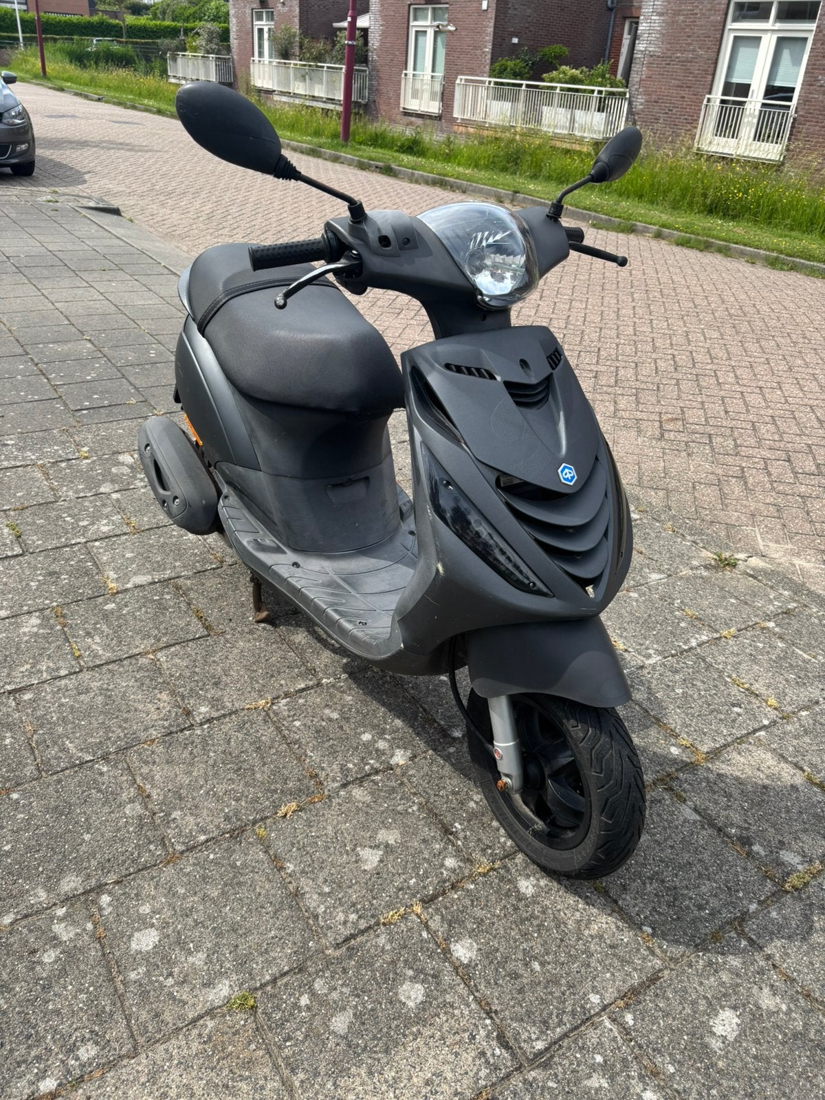 Piaggio zip 4T 50cc injectie I-get 2021 brom 8250km, Fietsen en Brommers, Scooters | Piaggio, Ophalen, Gebruikt, Maximaal 45 km/u