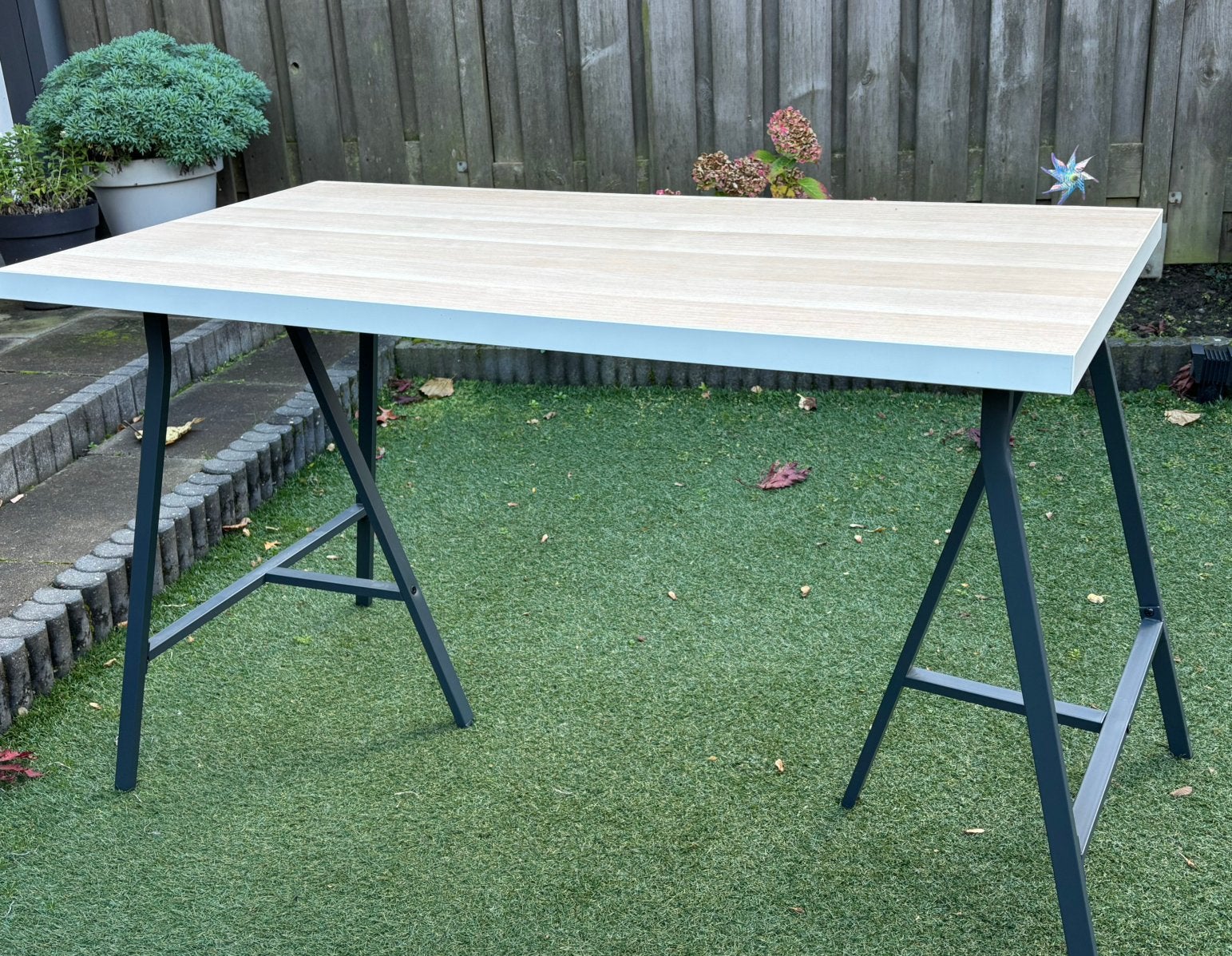Ikea lerberg bureau 120cm x 60cm, Ophalen, Zo goed als nieuw