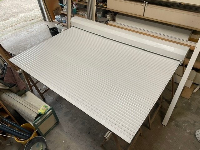 Wit elektrisch rolluik 272 cm breed x 250 cm hoog, Ophalen, Gebruikt, 200 cm of meer, Wit