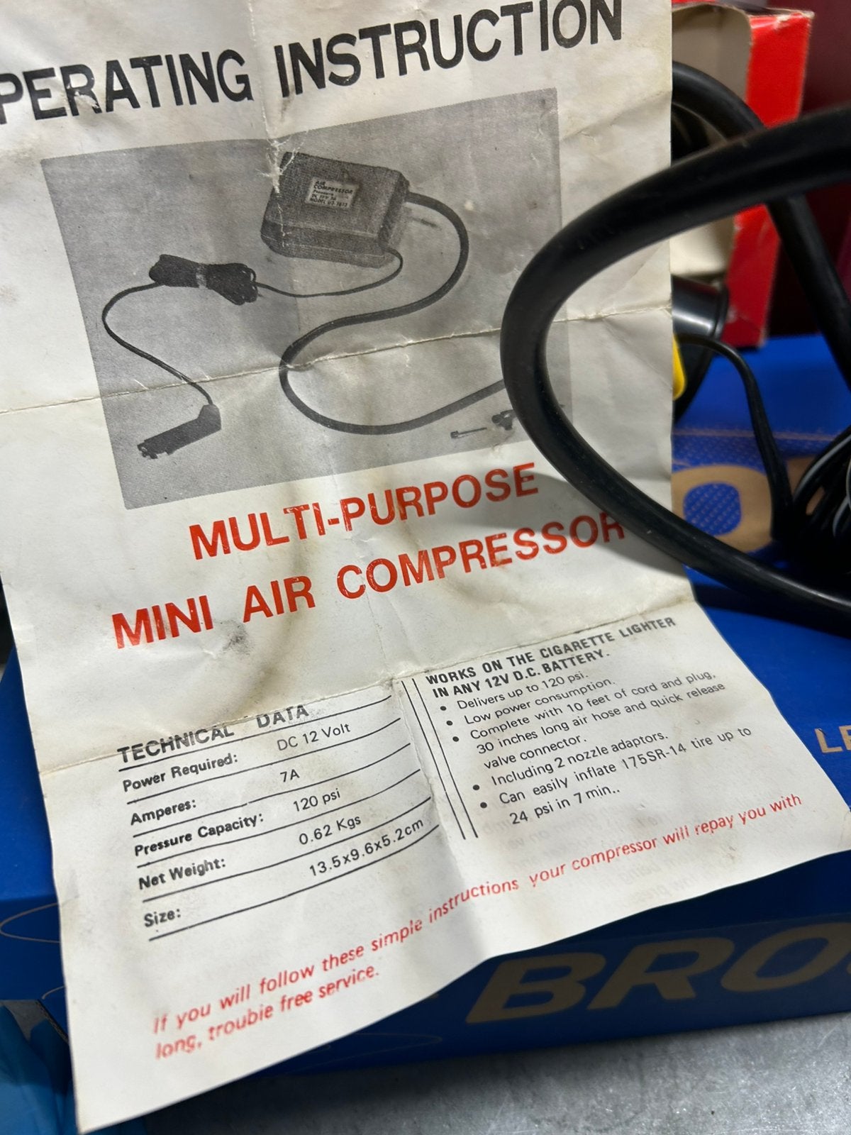 Kleine compressor 12v voor auto of caravan, Ophalen, Zo goed als nieuw